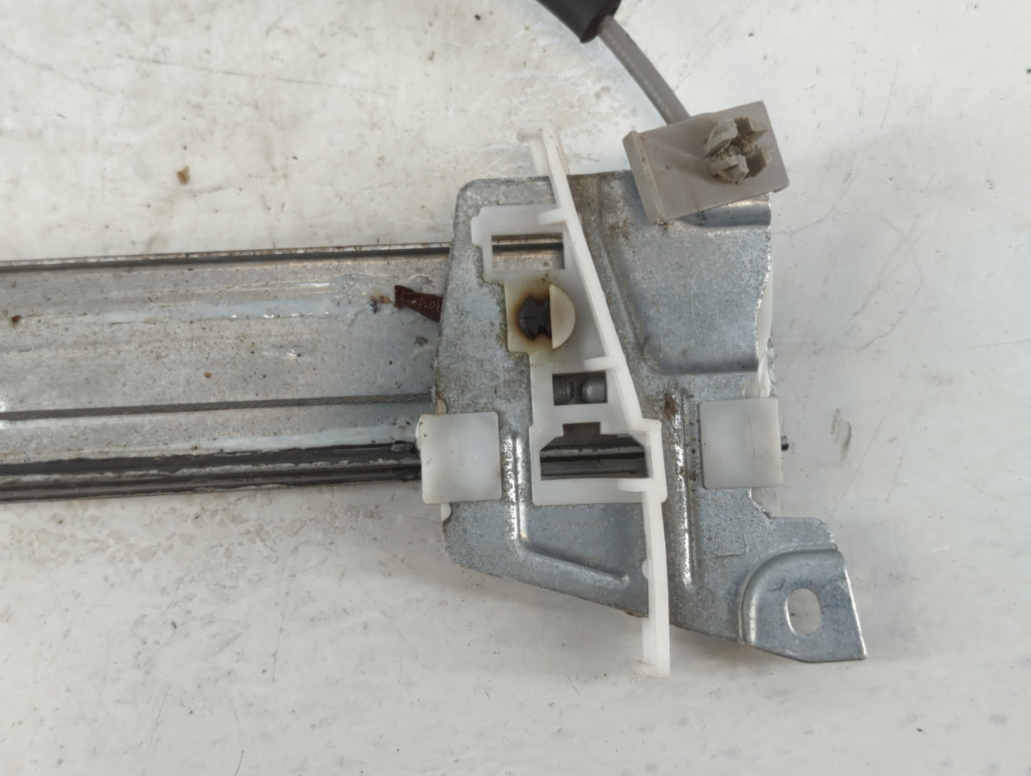 2008-2012 Ford Escape Driver Left Front Window Regulator 935436 - Oemusedautoparts1.com