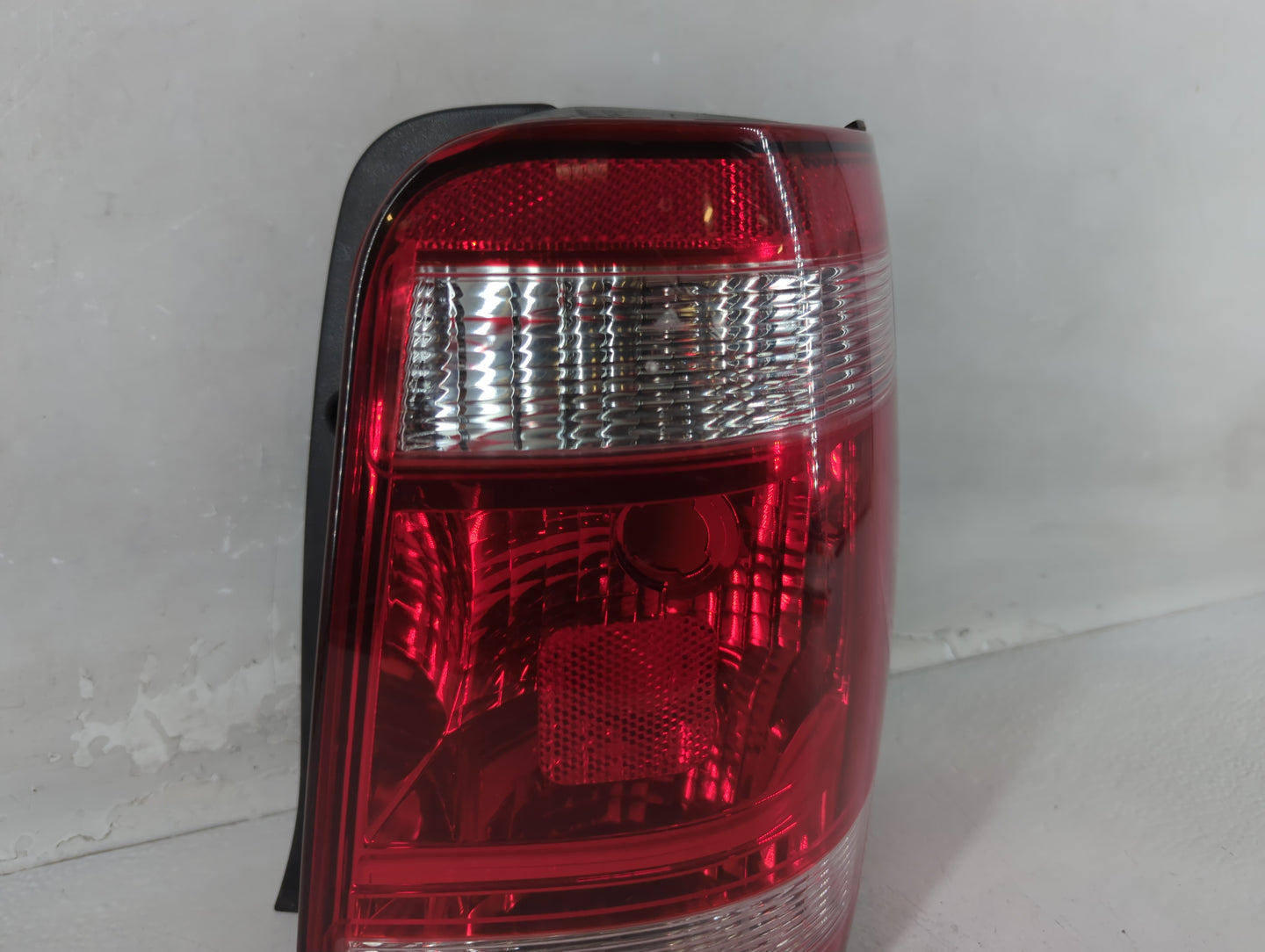 2010 Ford Escape Tail Light Assembly Passenger Right OEM Fits OEM Used Auto Parts - Oemusedautoparts1.com