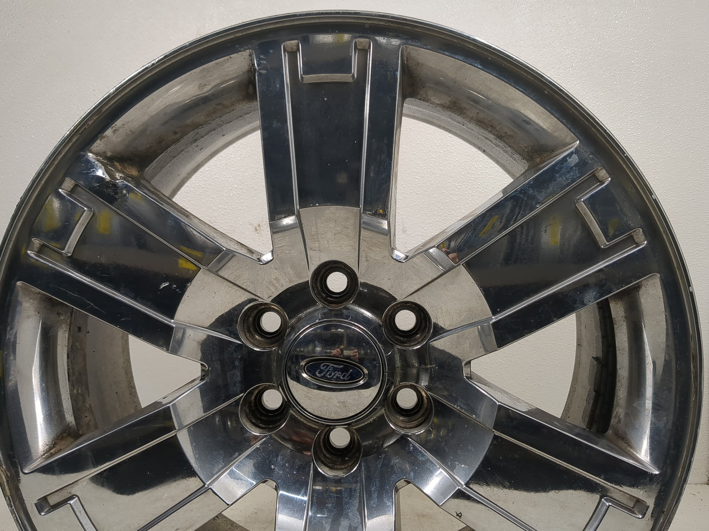 2010 Ford Expedition Oem Wheel Rim 1374777 - Oemusedautoparts1.com