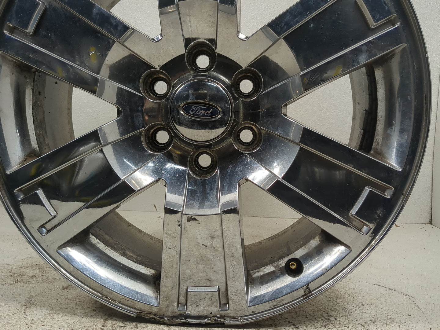 2010 Ford Expedition Oem Wheel Rim - Oemusedautoparts1.com