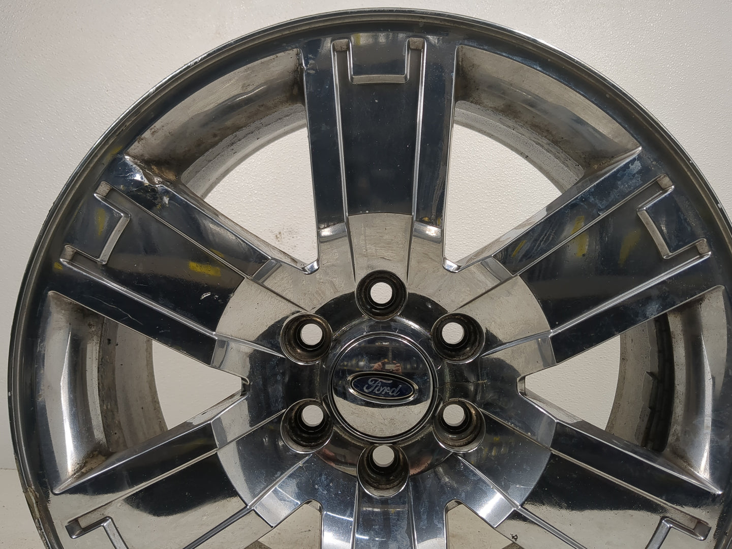 2010 Ford Expedition Oem Wheel Rim 1374777 - Oemusedautoparts1.com