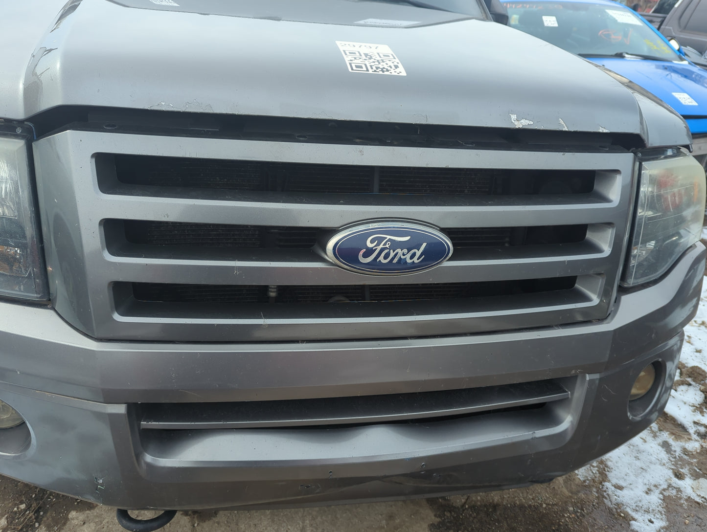 2010 Ford Expedition Front Grille Bumper Not Included - Oemusedautoparts1.com