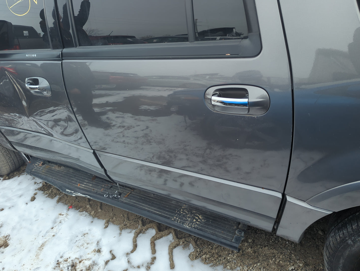 2010 Ford Expedition Driver Rear Door Oem - Oemusedautoparts1.com