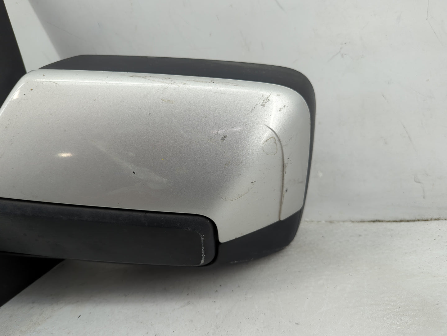 2010 Ford Expedition Driver Side View Mirror - Left Door Mirror OEM Used - Oemusedautoparts1.com