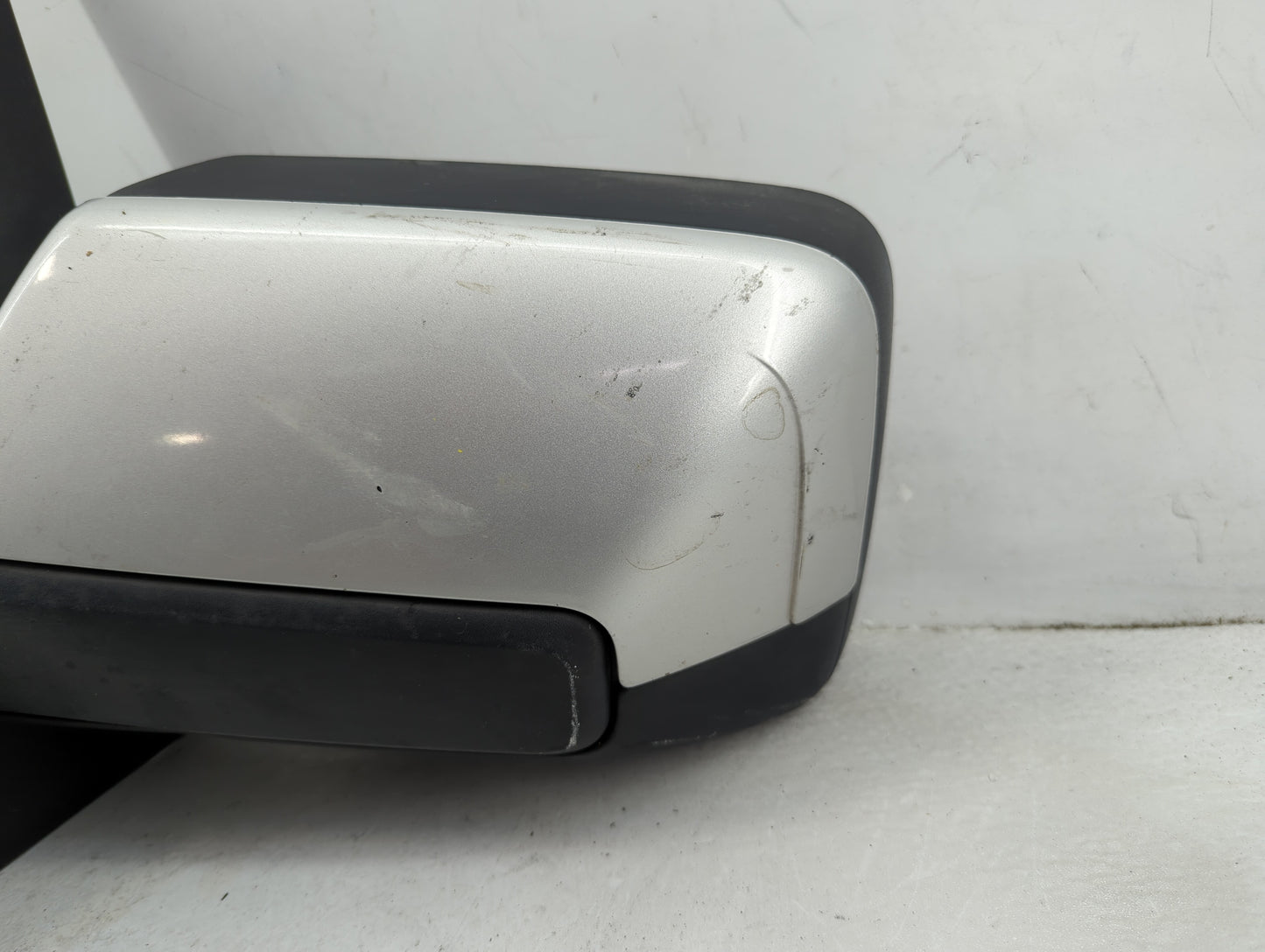 2010 Ford Expedition Driver Side View Mirror - Left Door Mirror OEM Used - Oemusedautoparts1.com