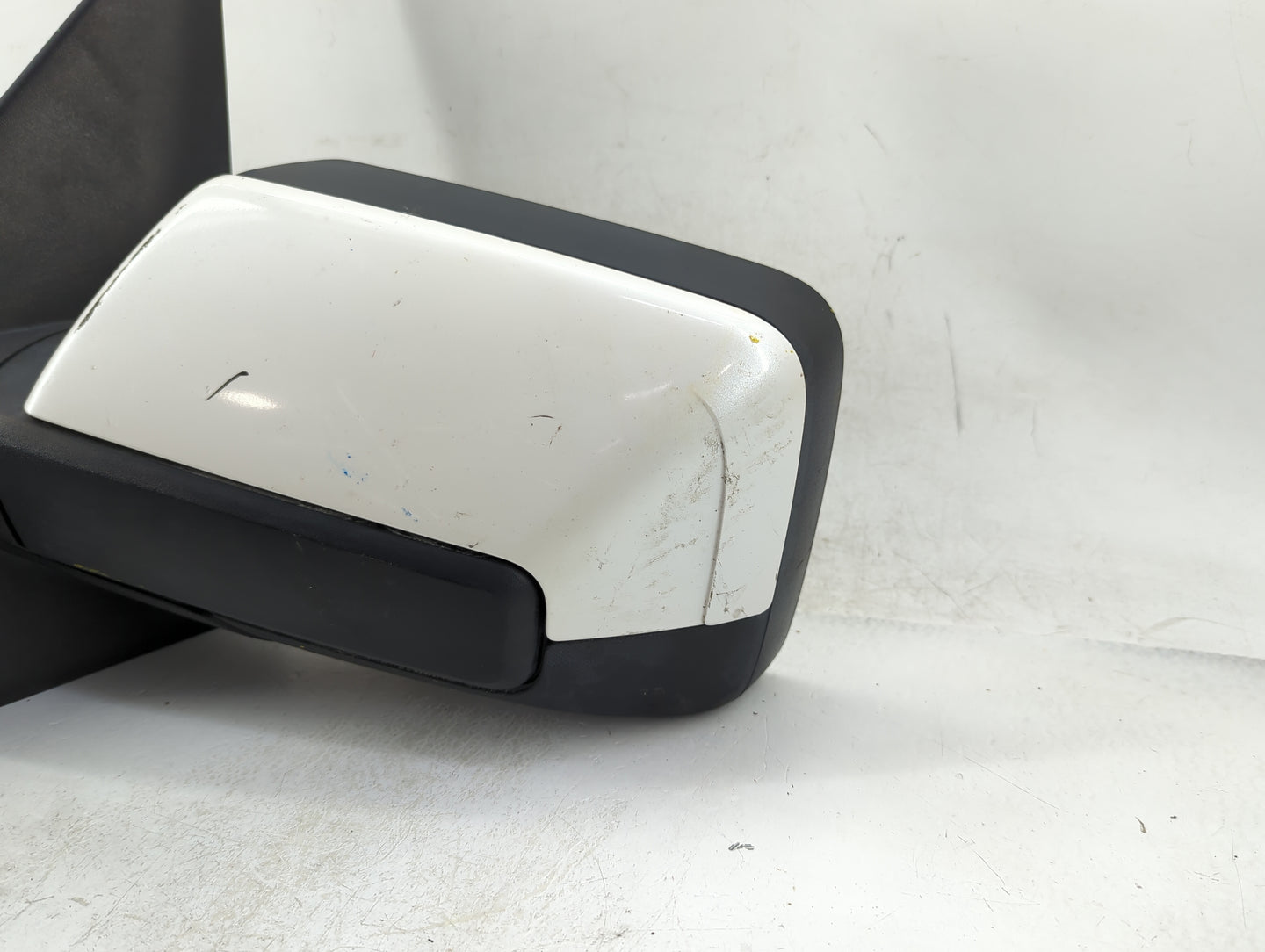 2010 Ford Expedition Driver Side View Mirror - Left Door Mirror OEM Used - Oemusedautoparts1.com