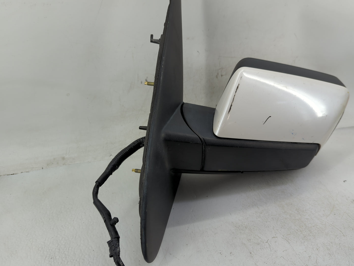 2010 Ford Expedition Driver Side View Mirror - Left Door Mirror OEM Used - Oemusedautoparts1.com