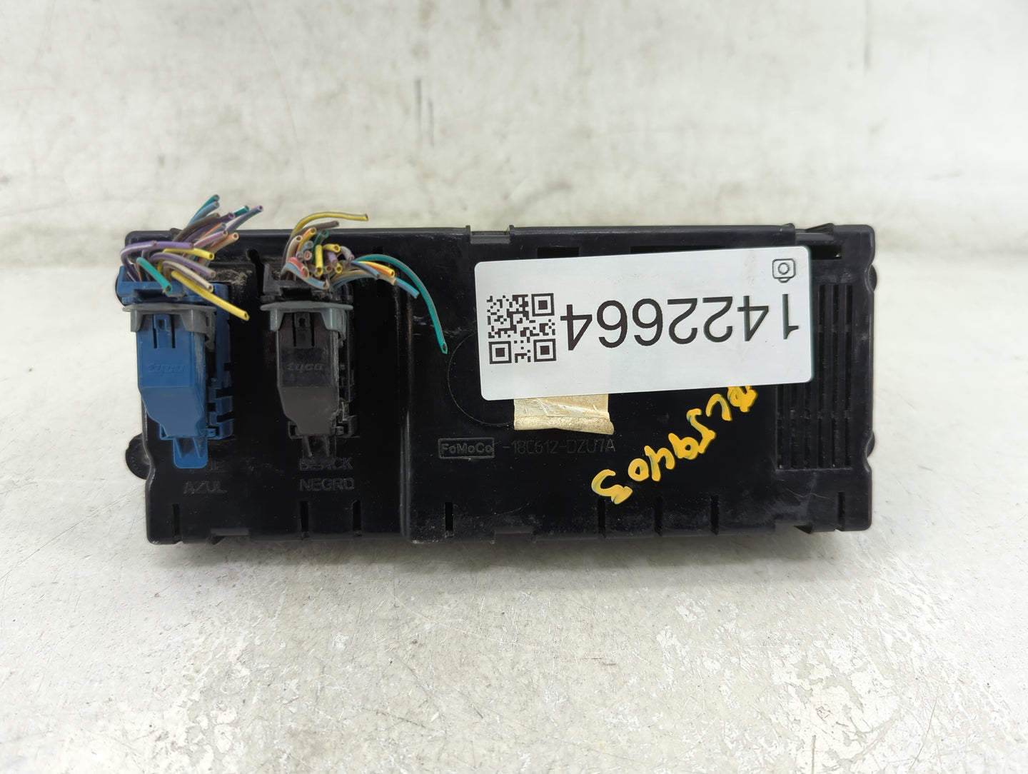 2010 Ford Expedition Climate Control Module Temperature AC/Heater Replacement P/N:18C12-DZU7A Fits OEM Used Auto Parts - Oem