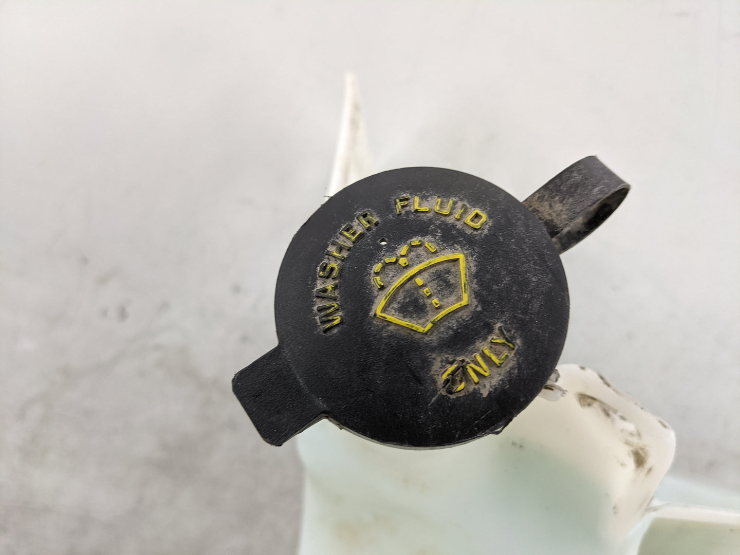2007-2014 Ford Expedition Windshield Washer Fluid Reservoir Bottle Oem 1477027 - Oemusedautoparts1.com