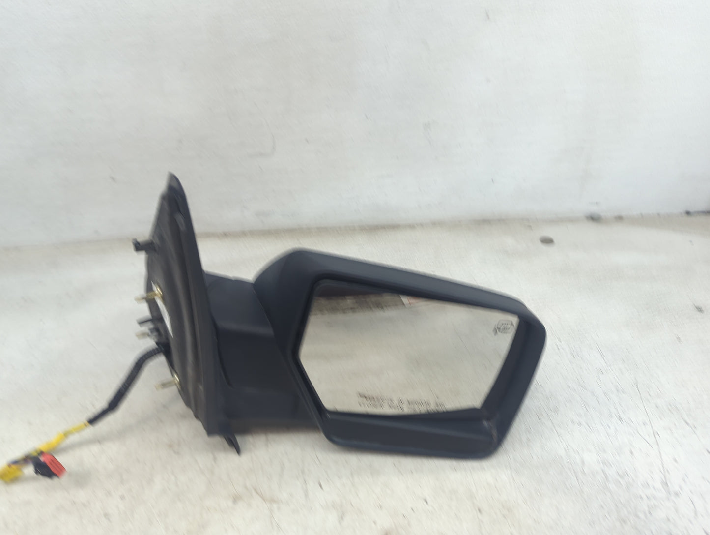 2010 Ford Expedition Passenger Side View Mirror - Right Door Mirror OEM Used - Oemusedautoparts1.com