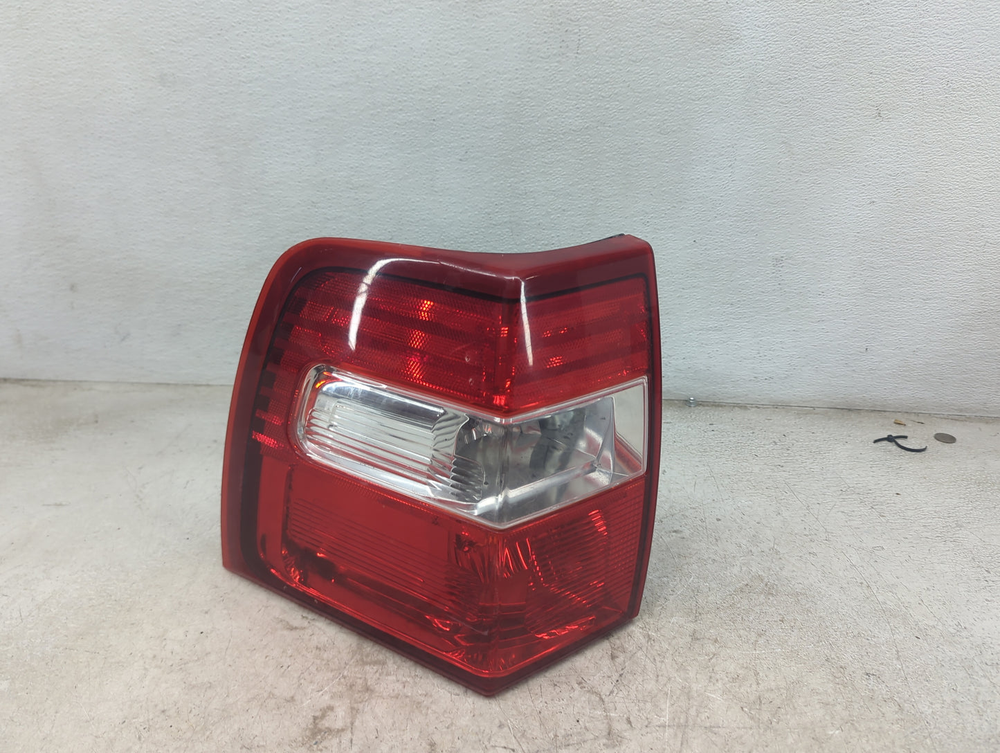 2007-2017 Ford Expedition Tail Light Assembly Driver Left OEM P/N:330-1936L-UF P377 Fits OEM Used Auto Parts - Oemusedautopa