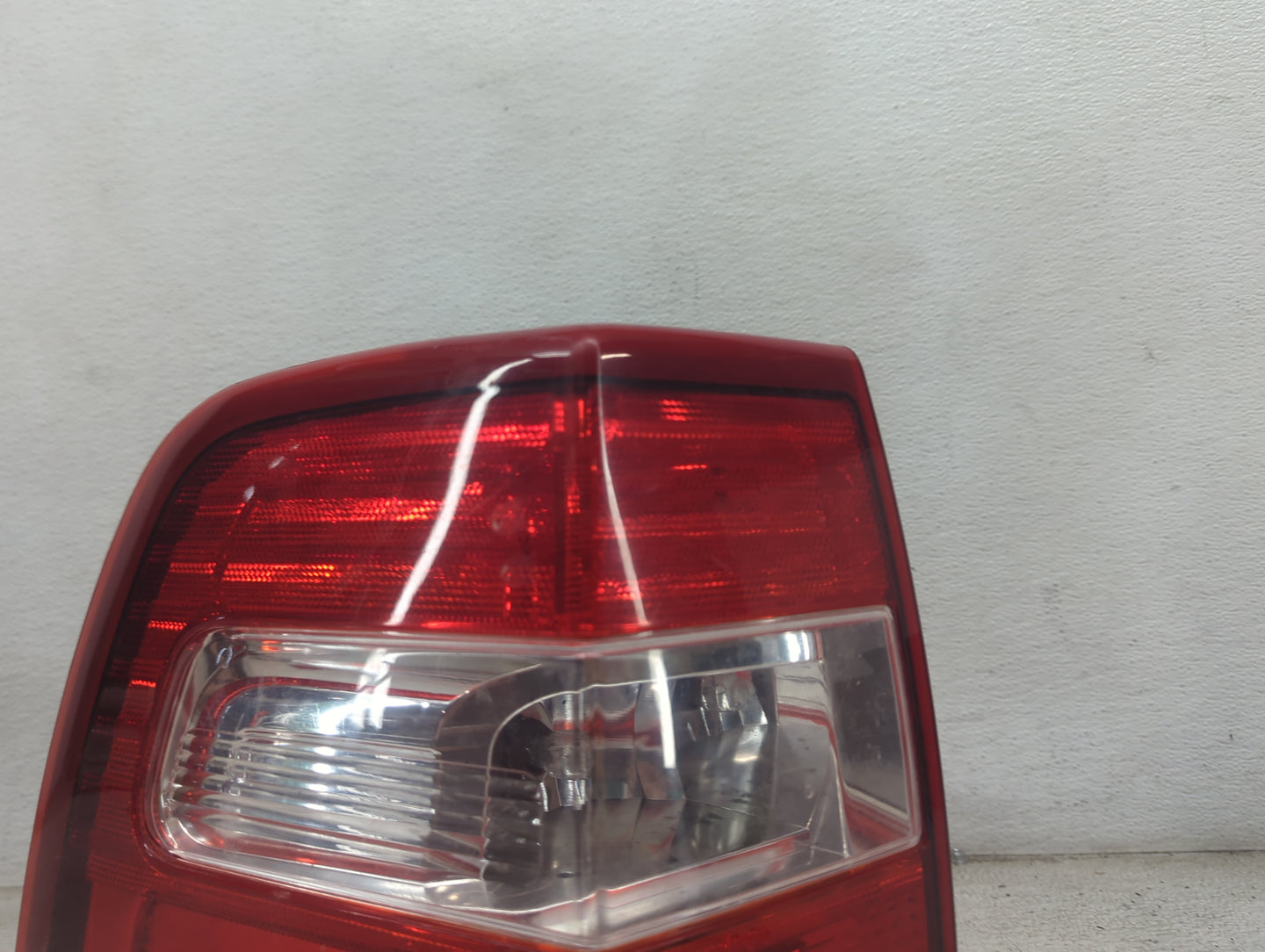 2007-2017 Ford Expedition Tail Light Assembly Driver Left OEM P/N:330-1936L-UF P377 Fits OEM Used Auto Parts - Oemusedautopa
