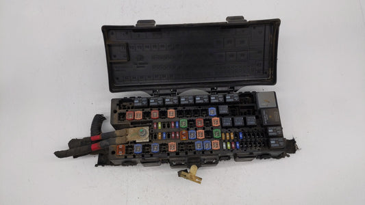 2009-2014 Ford Expedition Fusebox Fuse Box Panel Relay Module P/N:9L1T14A003AA 9L1T-14A003-AA Fits OEM Used Auto Parts