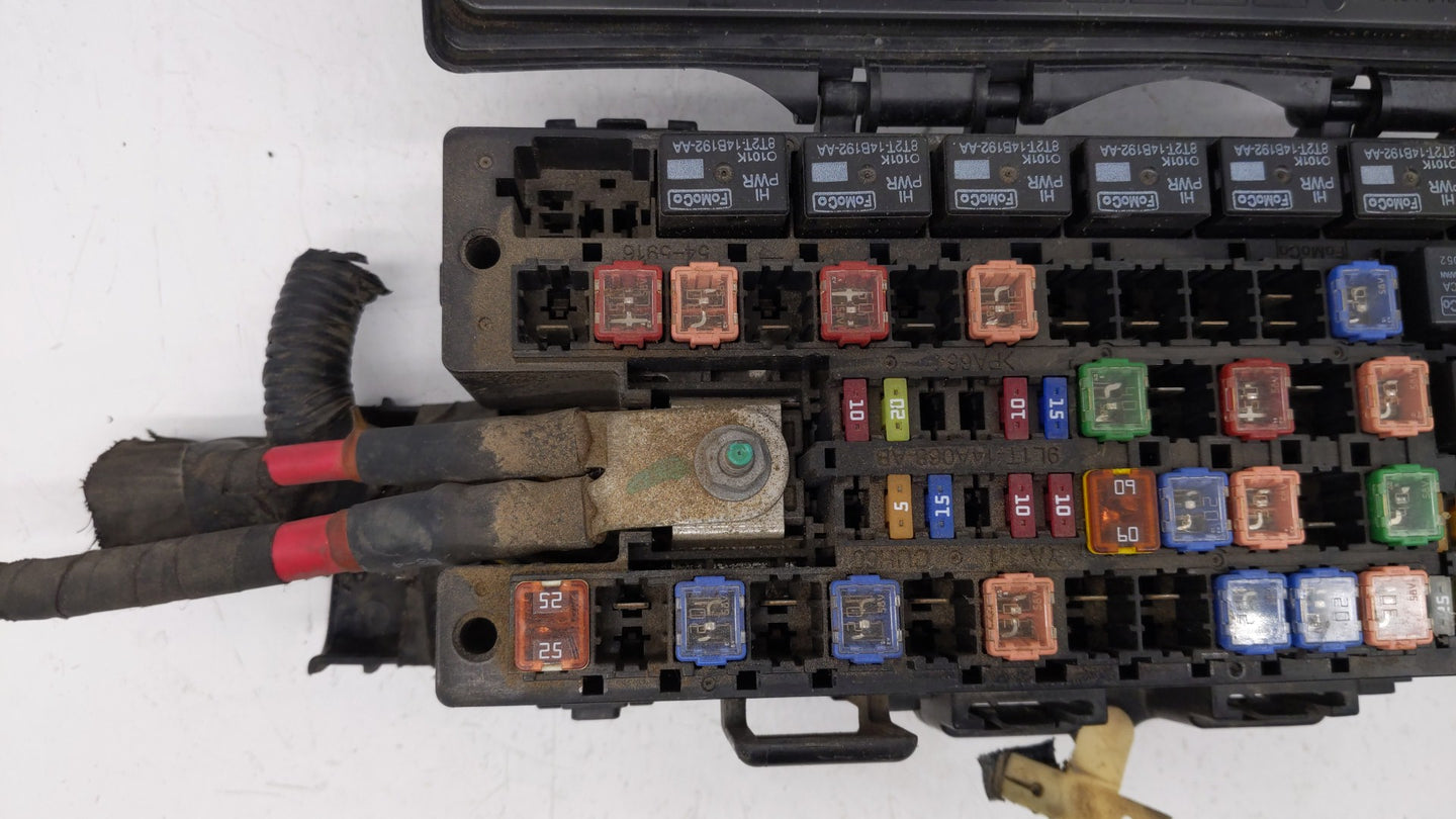 2009-2014 Ford Expedition Fusebox Fuse Box Panel Relay Module P/N:9L1T14A003AA 9L1T-14A003-AA Fits OEM Used Auto Parts - Oem