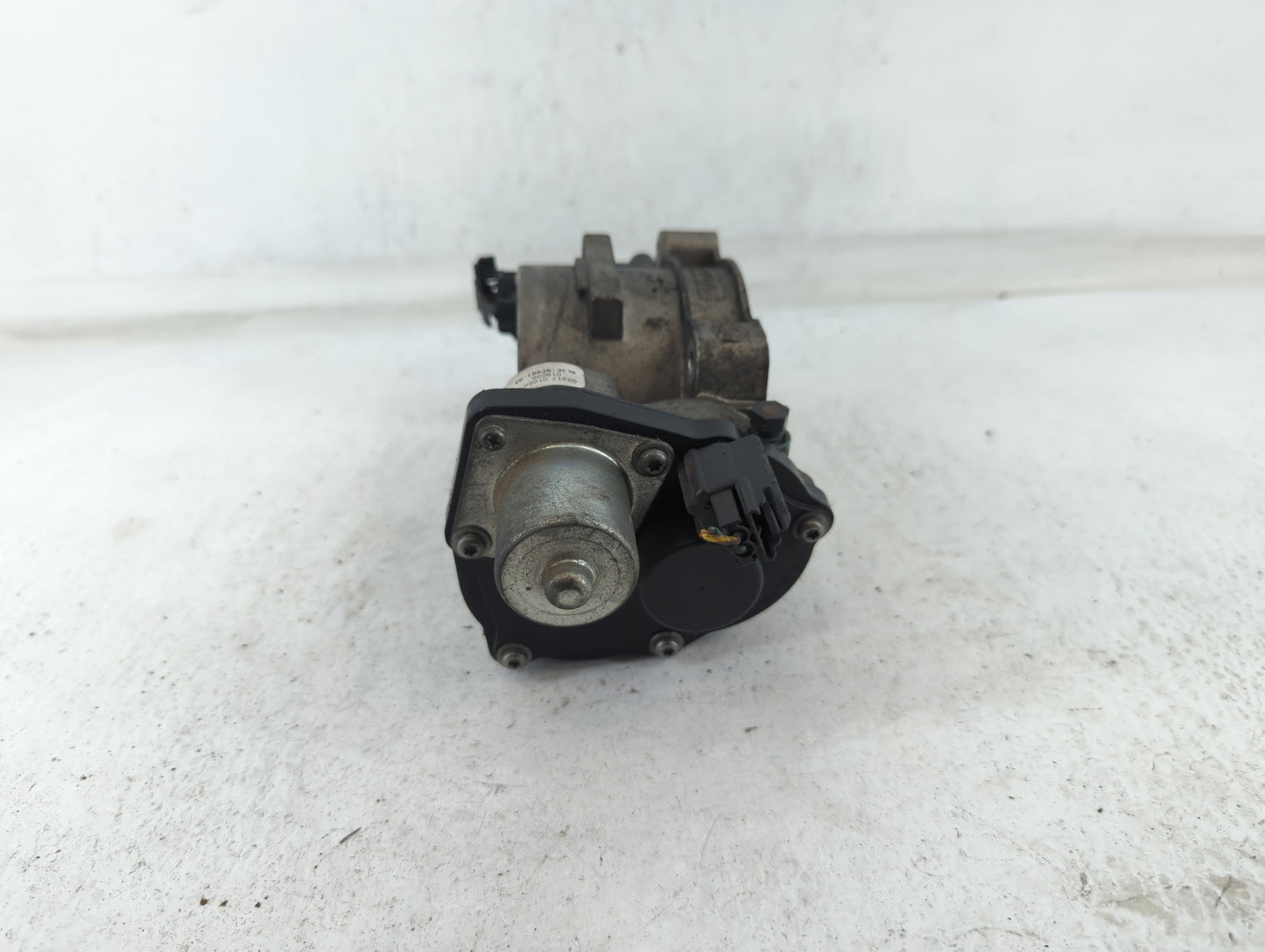 2010 Ford Expedition Throttle Body P/N:8L3E-9F991-BA 018096, 09217 C108Q Fits Fits 2004 2005 2006 2007 2008 2009 OEM Used Au