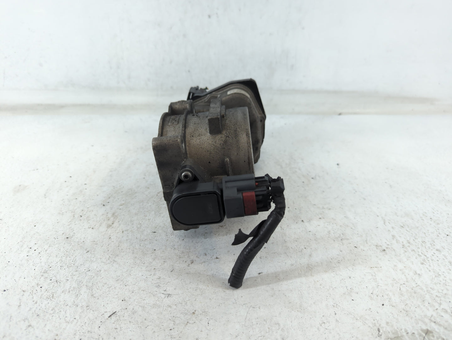 2010 Ford Expedition Throttle Body P/N:8L3E-9F991-BA 018096, 09217 C108Q Fits Fits 2004 2005 2006 2007 2008 2009 OEM Used Au