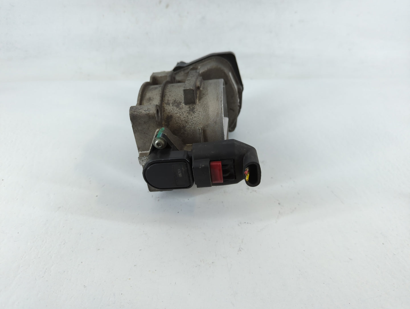 2010 Ford Expedition Throttle Body P/N:052506 6L3E-AA Fits Fits 2004 2005 2006 2007 2008 2009 OEM Used Auto Parts - Oemuseda