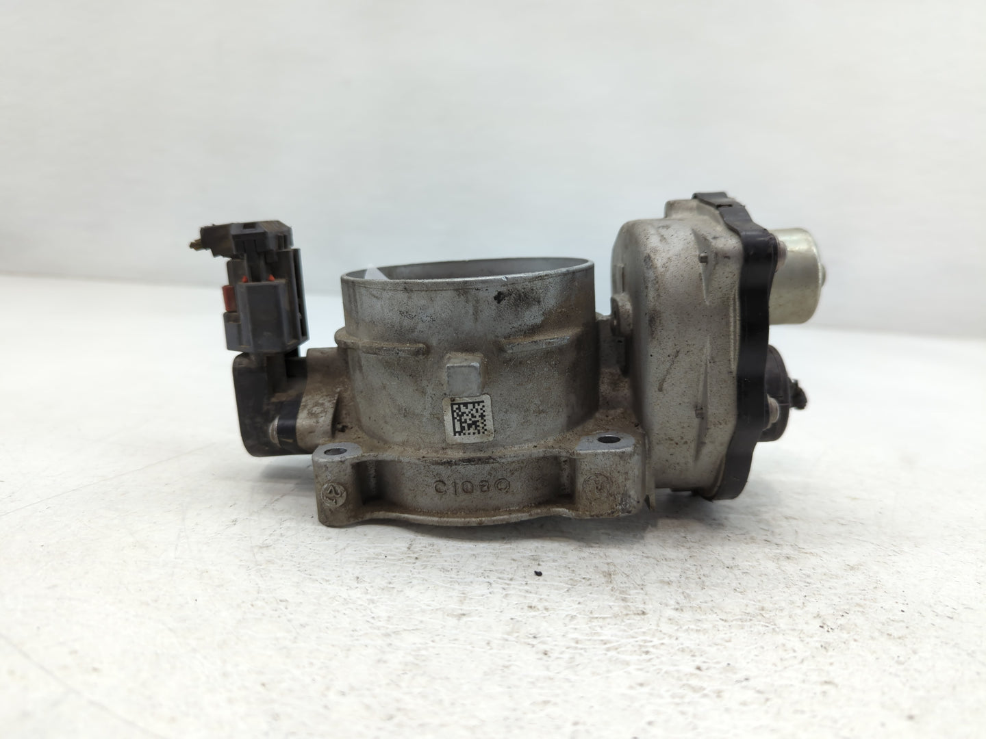 2010 Ford Expedition Throttle Body P/N:10033 C108Q 8L3E-9F991-BB Fits Fits 2011 2012 2013 2014 OEM Used Auto Parts - Oemused