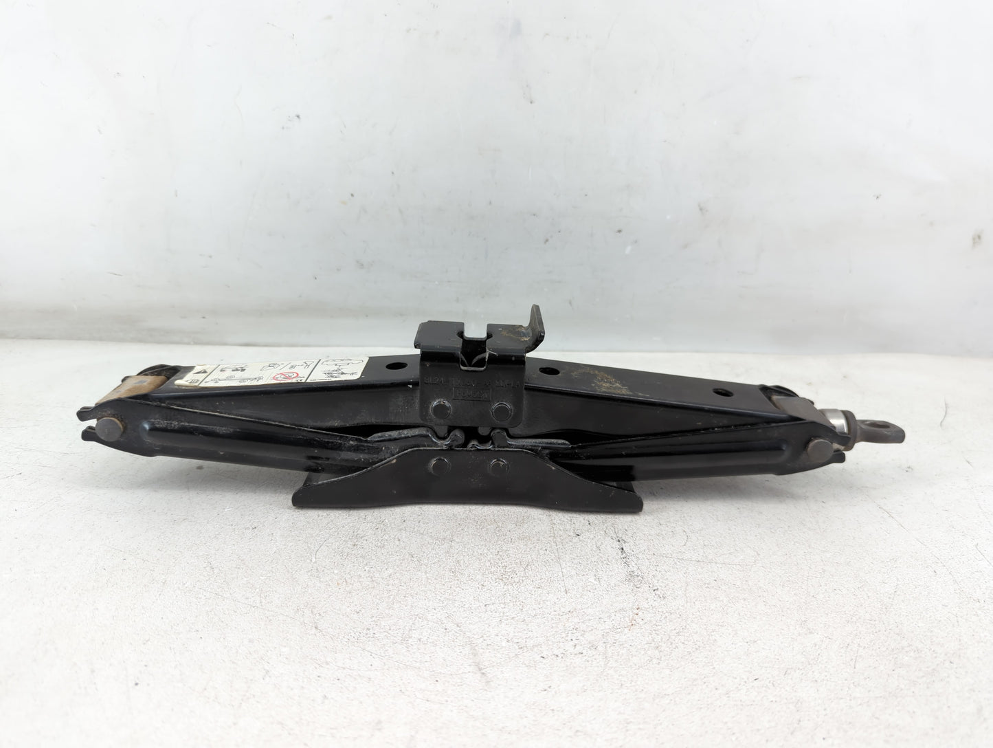 2010 Ford Explorer Spare Scissor Car Jack - Oemusedautoparts1.com