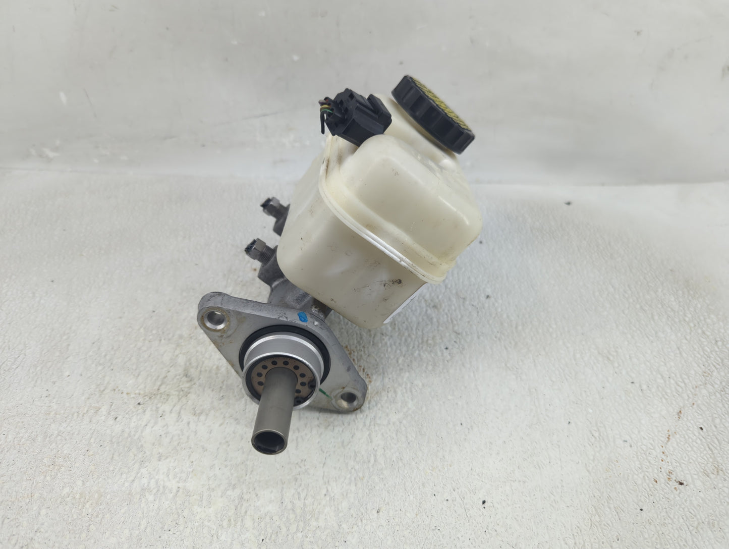 2006-2010 Ford Explorer Brake Master Cylinder 1290495 - Oemusedautoparts1.com