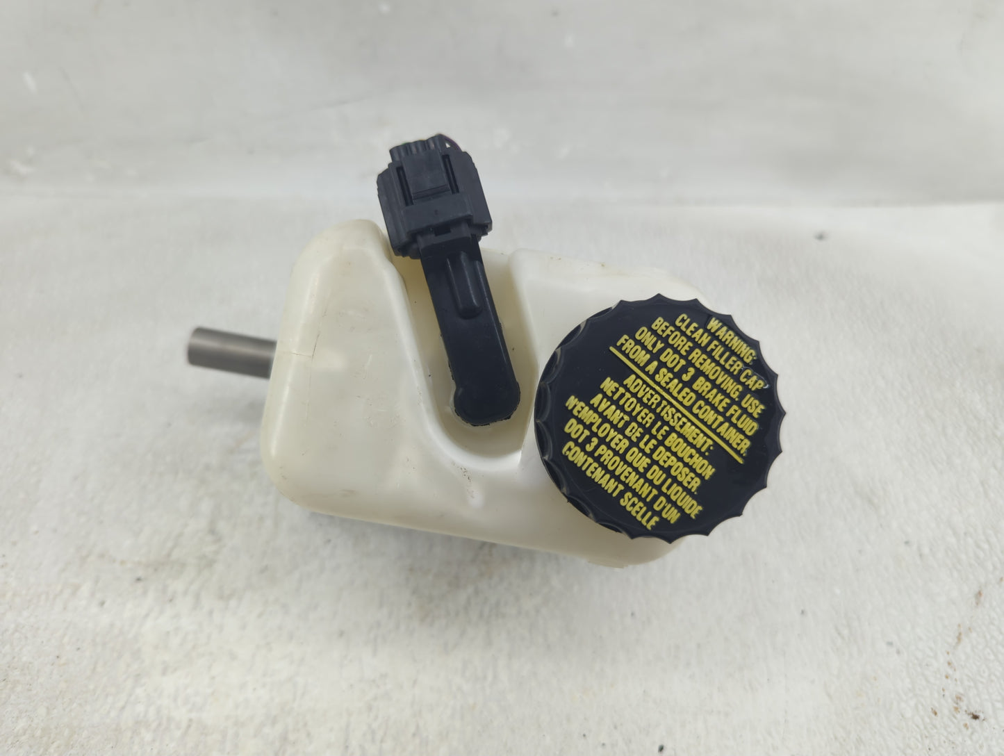 2006-2010 Ford Explorer Brake Master Cylinder 1290495 - Oemusedautoparts1.com