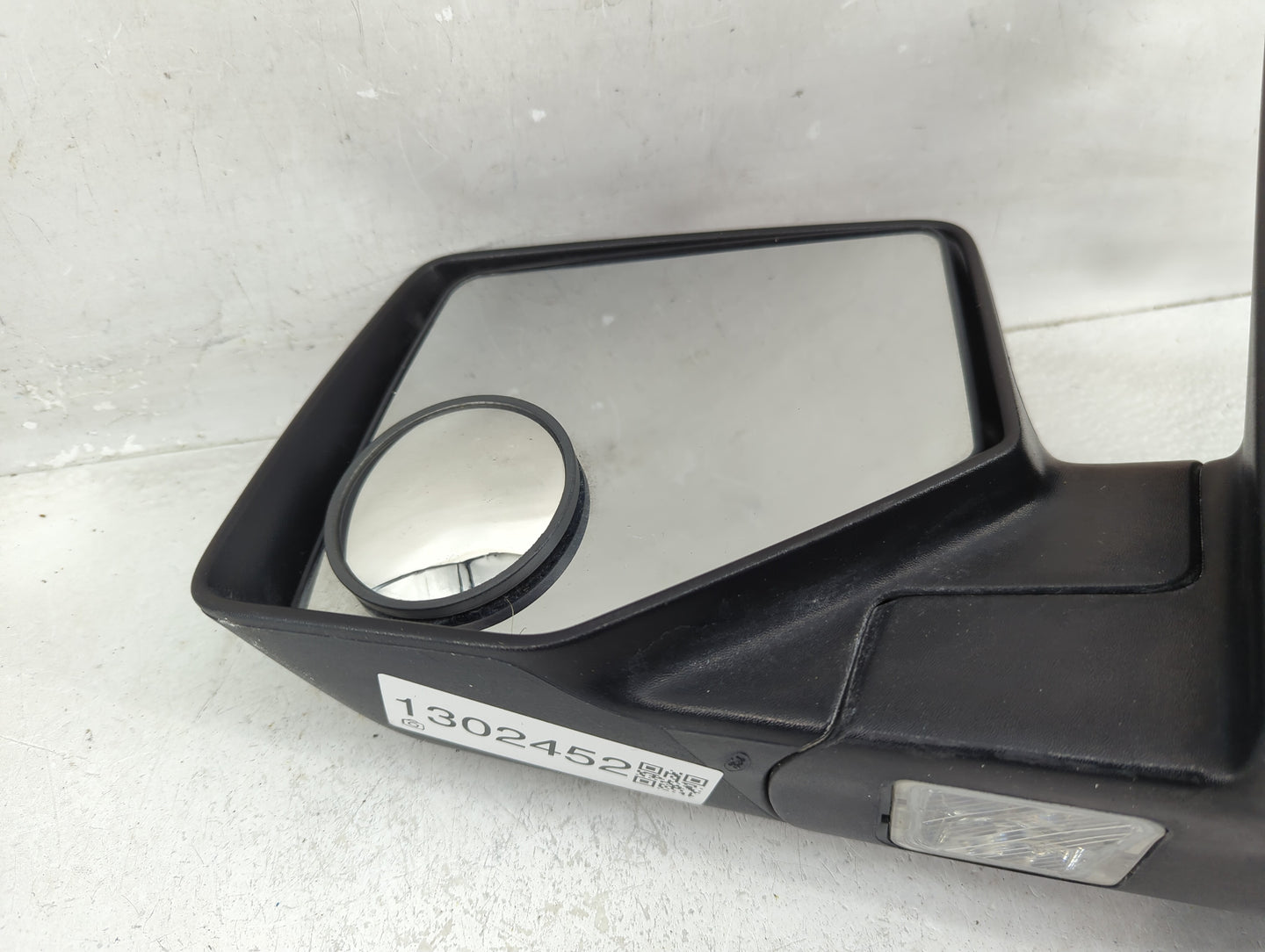 2006-2010 Ford Explorer Driver Side View Mirror - Left Door Mirror OEM Used - Oemusedautoparts1.com