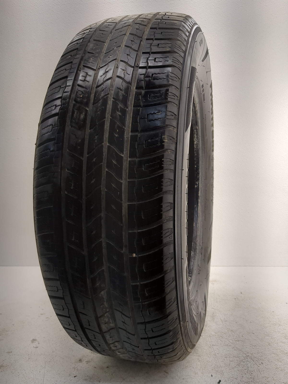Used Tire 235/65R18 PHANTOM C-SPORT 106V - Tread Depth 6/32 - Oemusedautoparts1.com