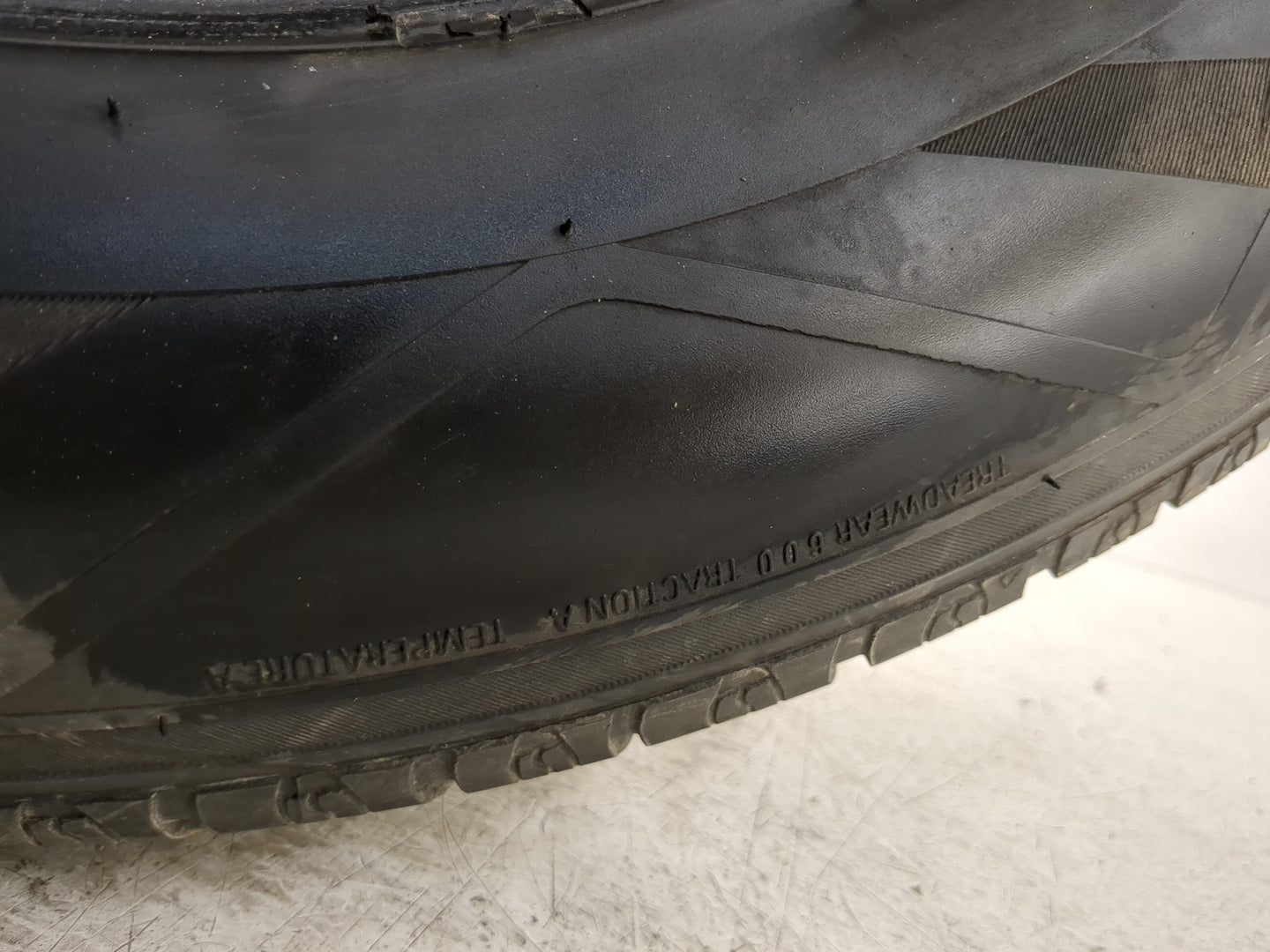 Used Tire 235/65R18 PHANTOM C-SPORT 106V - Tread Depth 6/32 - Oemusedautoparts1.com