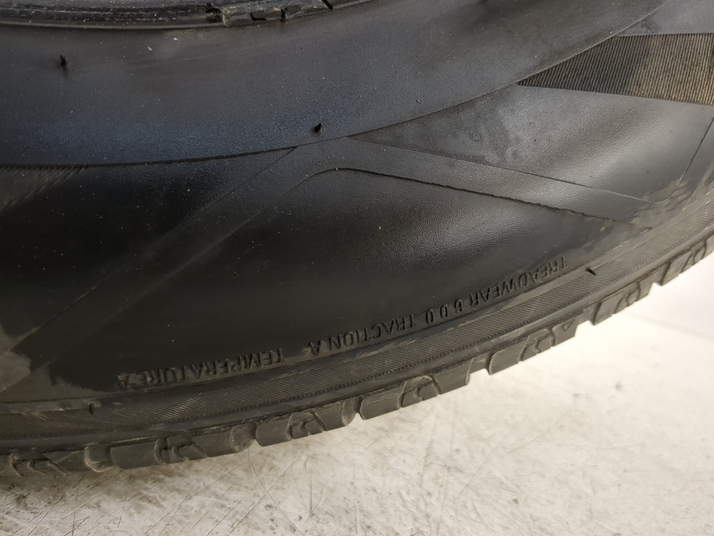 Used Tire 235/65R18 PHANTOM C-SPORT 106V - Tread Depth 6/32 - Oemusedautoparts1.com