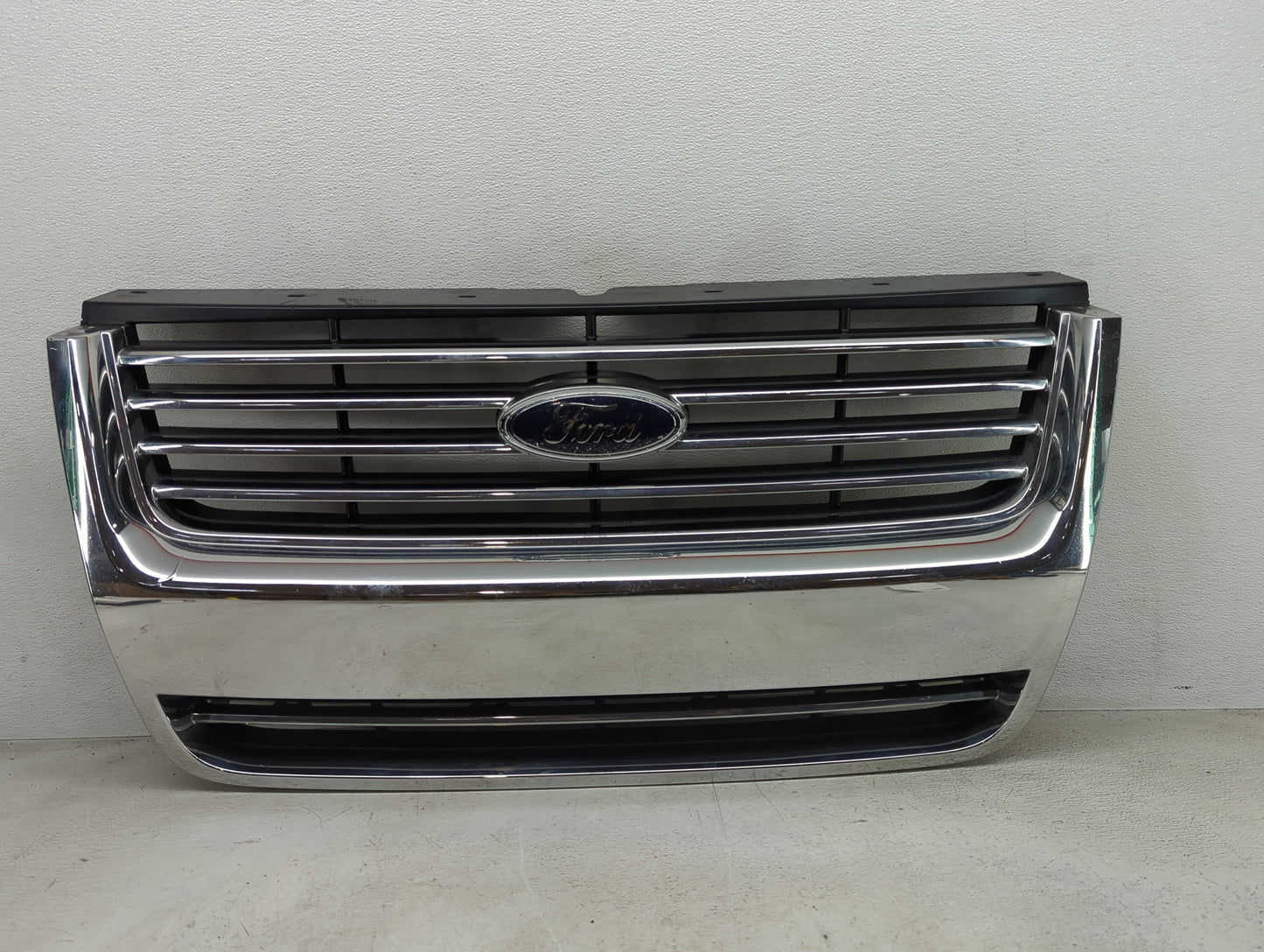 2006-2010 Ford Explorer Front Grille Bumper Not Included - Oemusedautoparts1.com