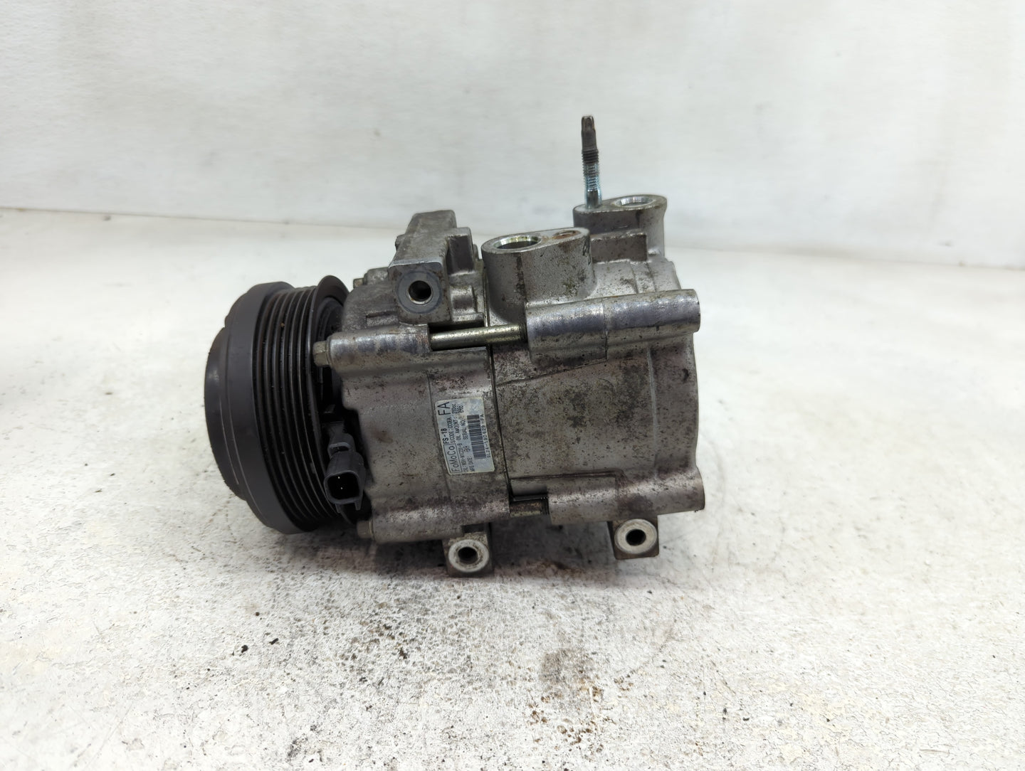 2006-2010 Ford Explorer Air Conditioning A/c Ac Compressor Oem - Oemusedautoparts1.com