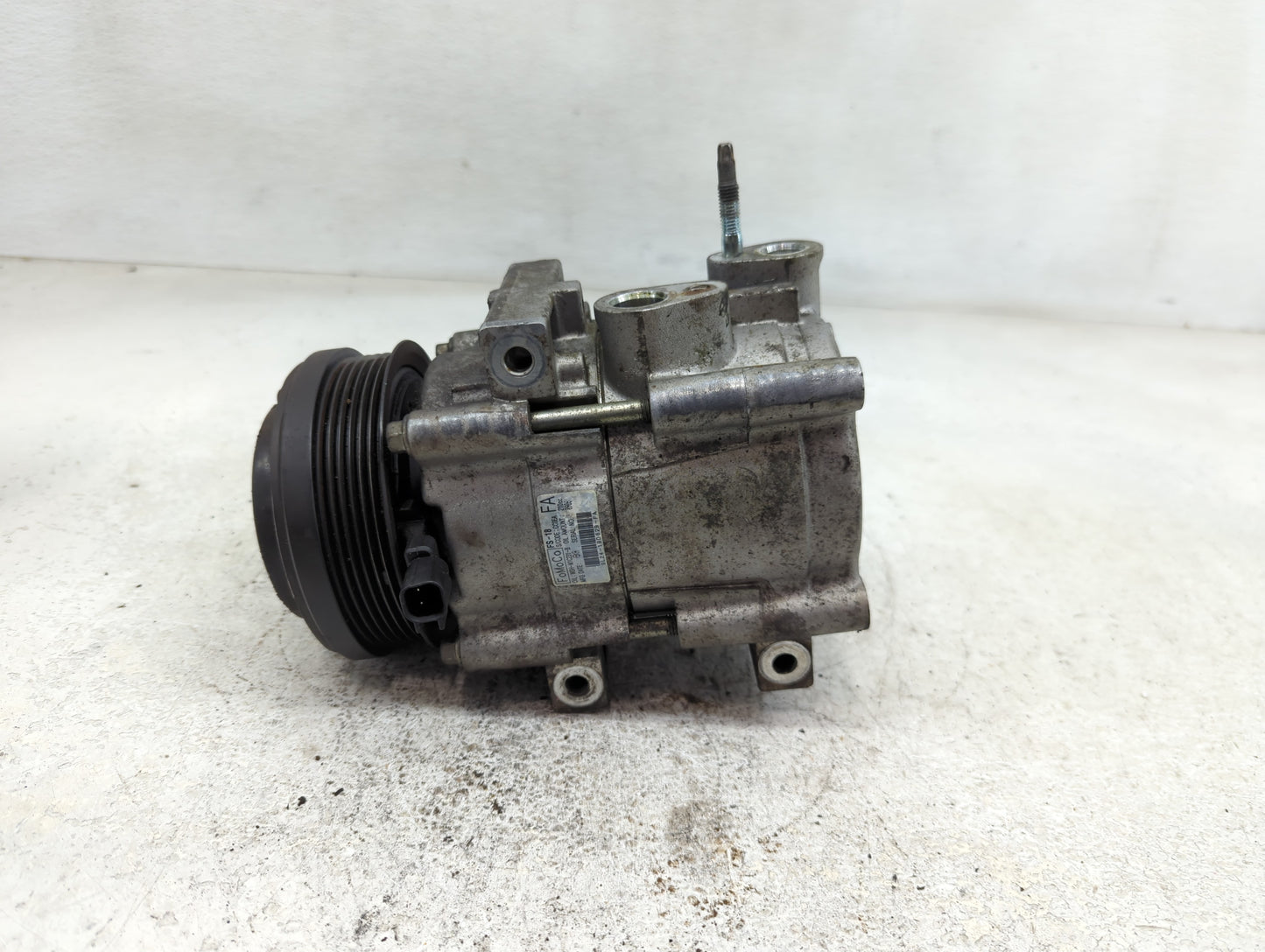 2006-2010 Ford Explorer Air Conditioning A/c Ac Compressor Oem - Oemusedautoparts1.com