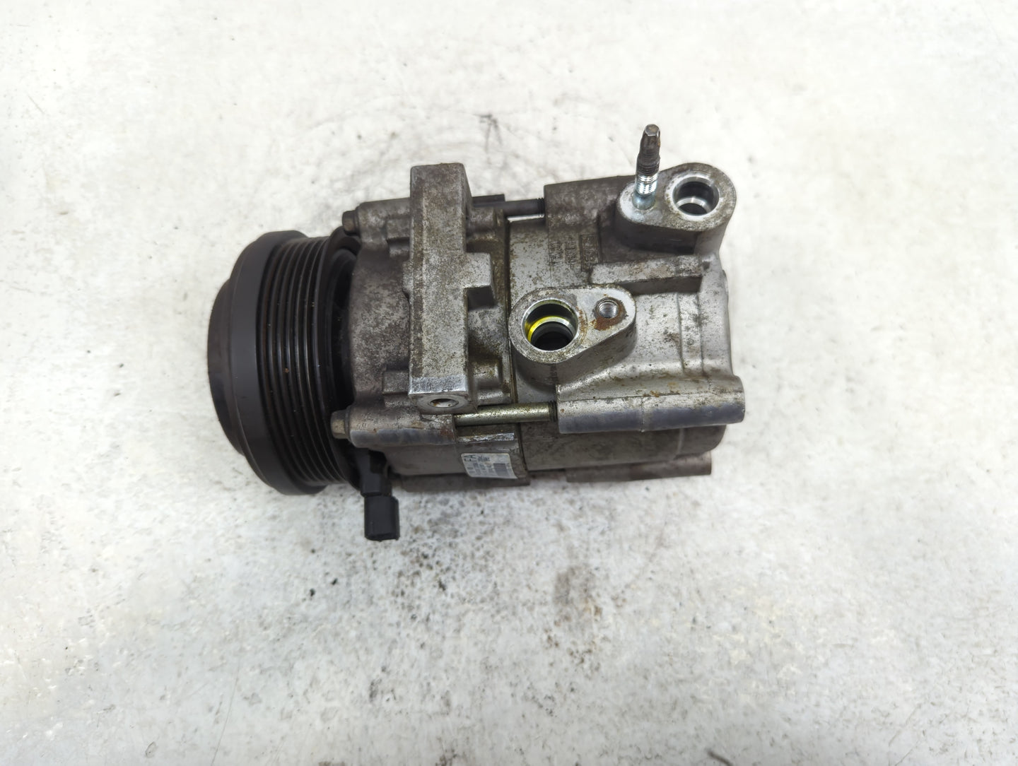 2006-2010 Ford Explorer Air Conditioning A/c Ac Compressor Oem - Oemusedautoparts1.com