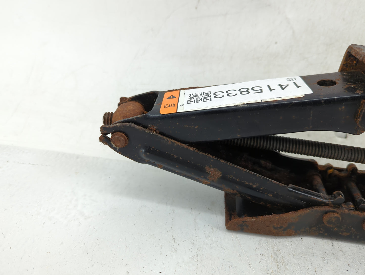 2010 Ford Explorer Spare Scissor Car Jack 1415833 - Oemusedautoparts1.com
