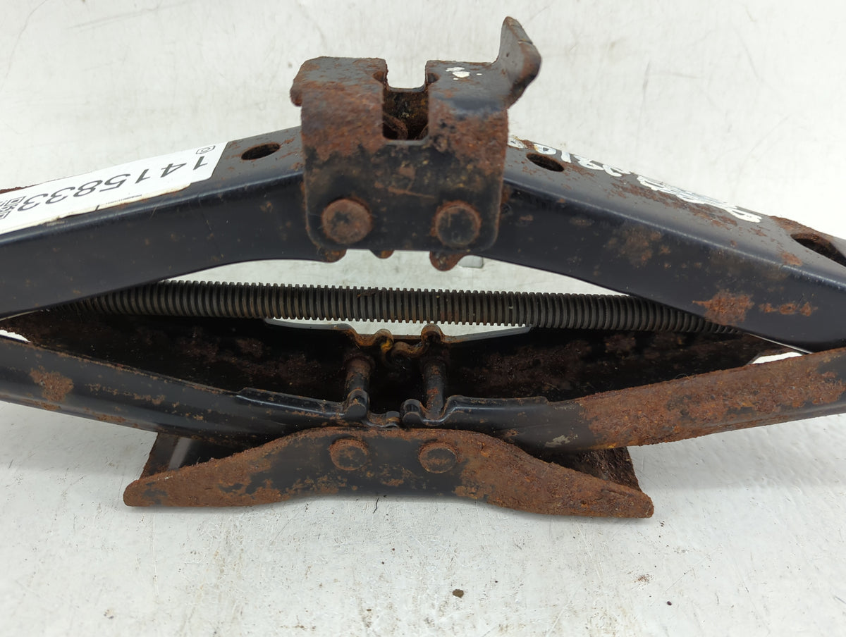 2010 Ford Explorer Spare Scissor Car Jack 1415833 - Oemusedautoparts1.com
