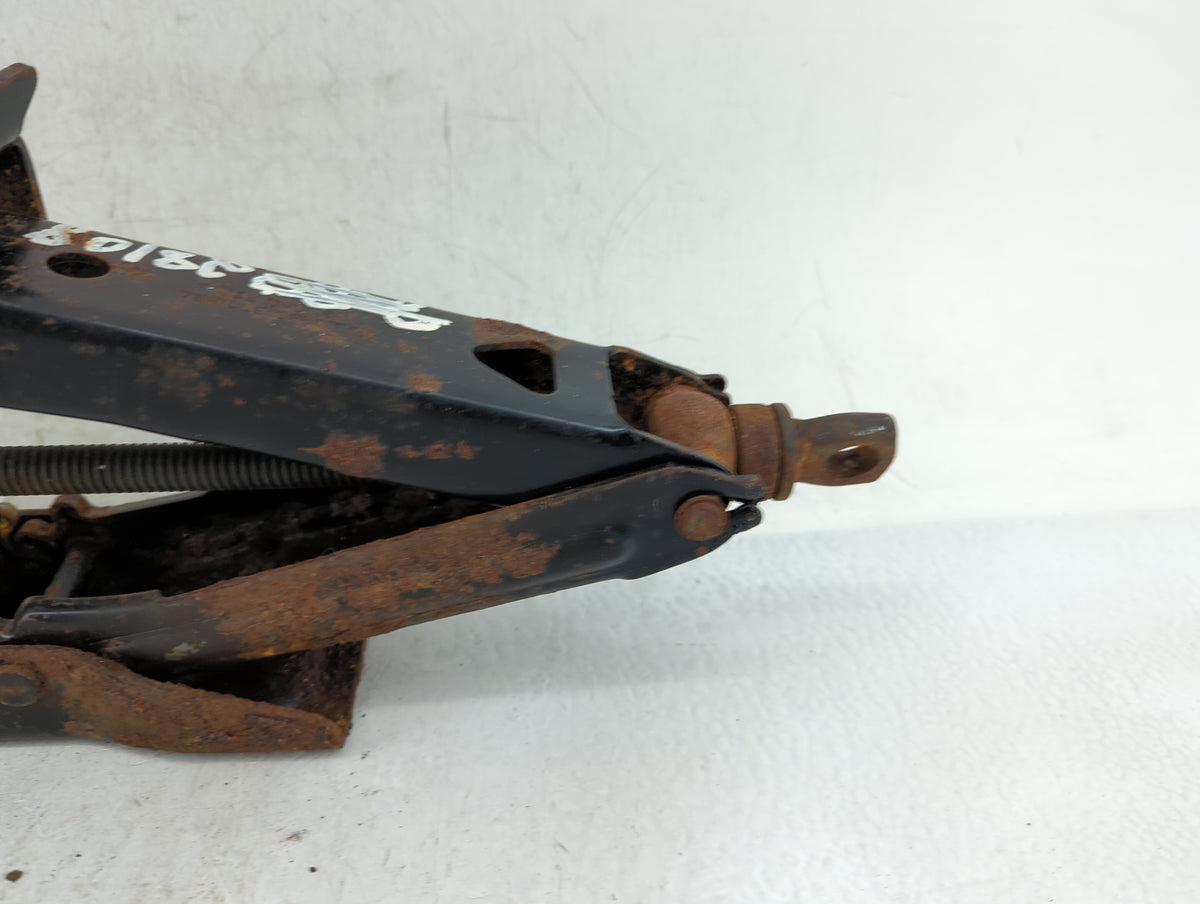 2010 Ford Explorer Spare Scissor Car Jack 1415833 - Oemusedautoparts1.com