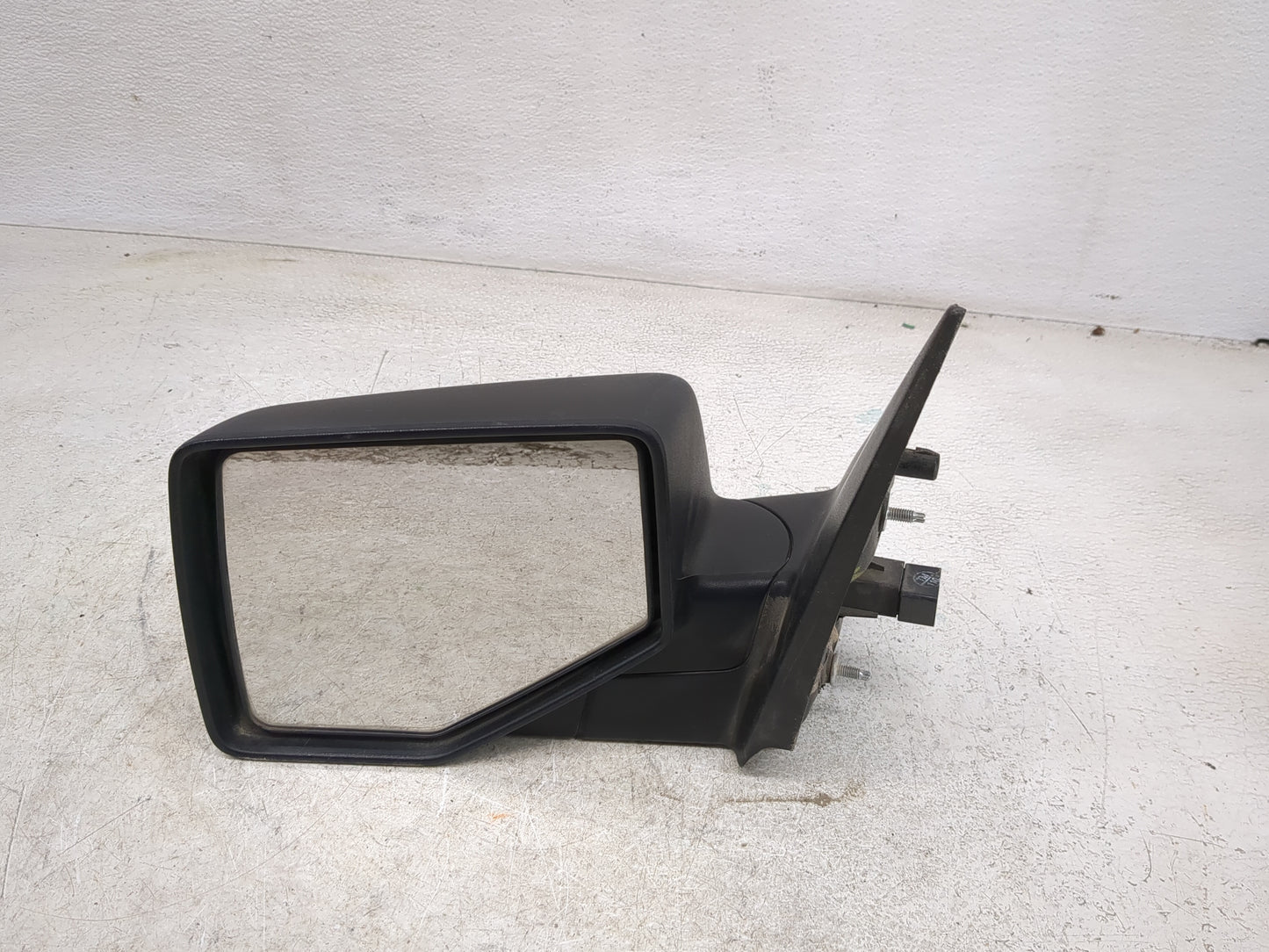2006-2010 Ford Explorer Driver Side View Mirror - Left Door Mirror OEM Used - Oemusedautoparts1.com