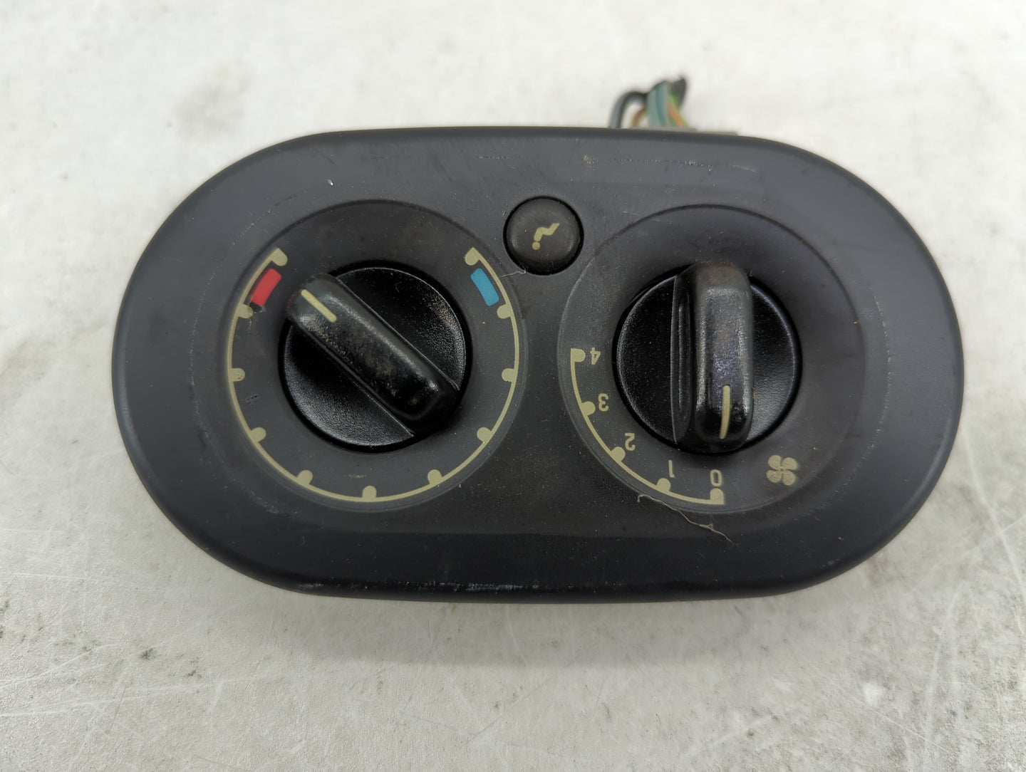2002-2010 Ford Explorer Climate Control Module Temperature AC/Heater Replacement P/N:U152 AUX Fits OEM Used Auto Parts - Oem