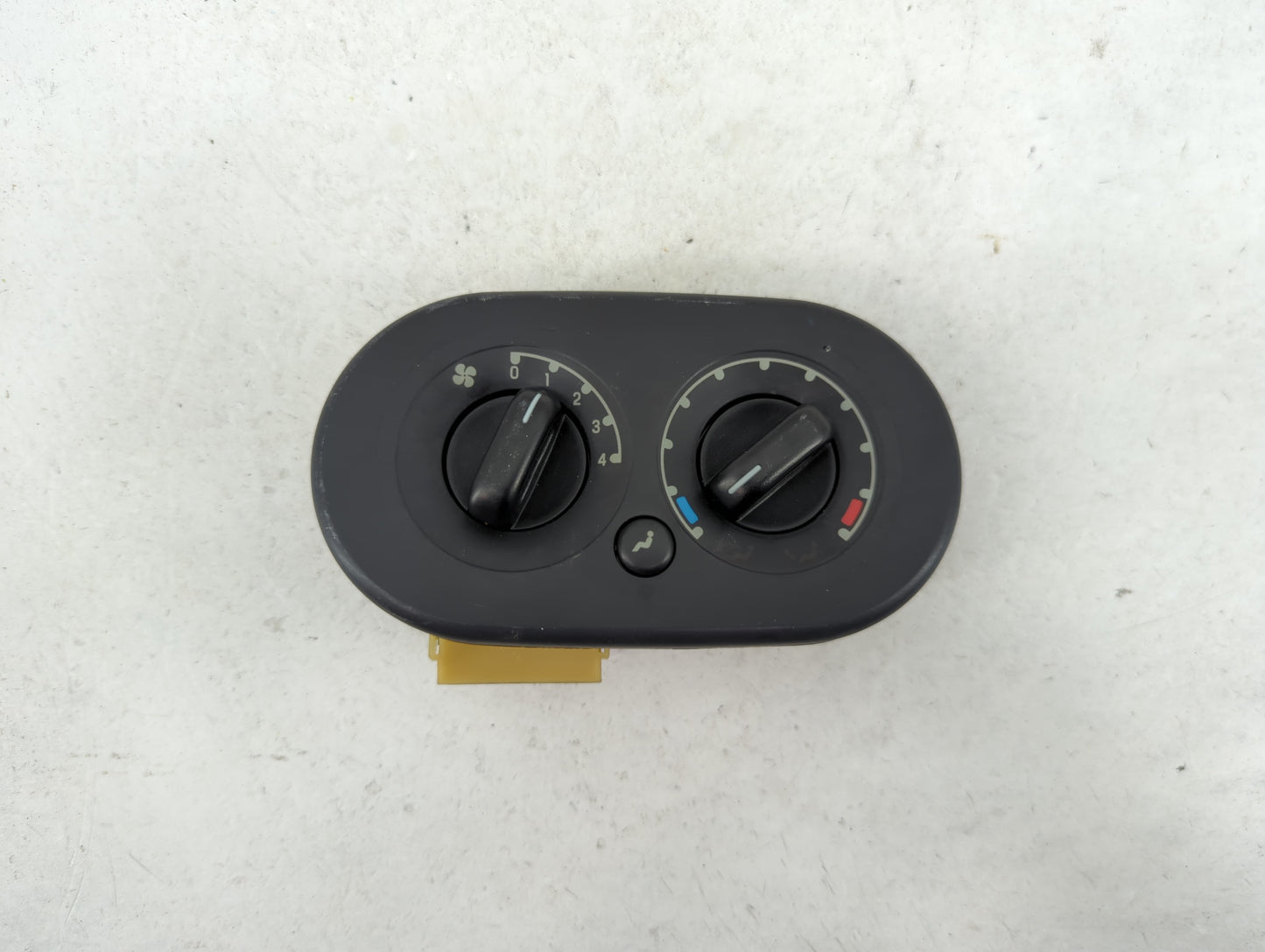 2002-2010 Ford Explorer Climate Control Module Temperature AC/Heater Replacement P/N:5L2H-19D838-BA Fits OEM Used Auto Parts