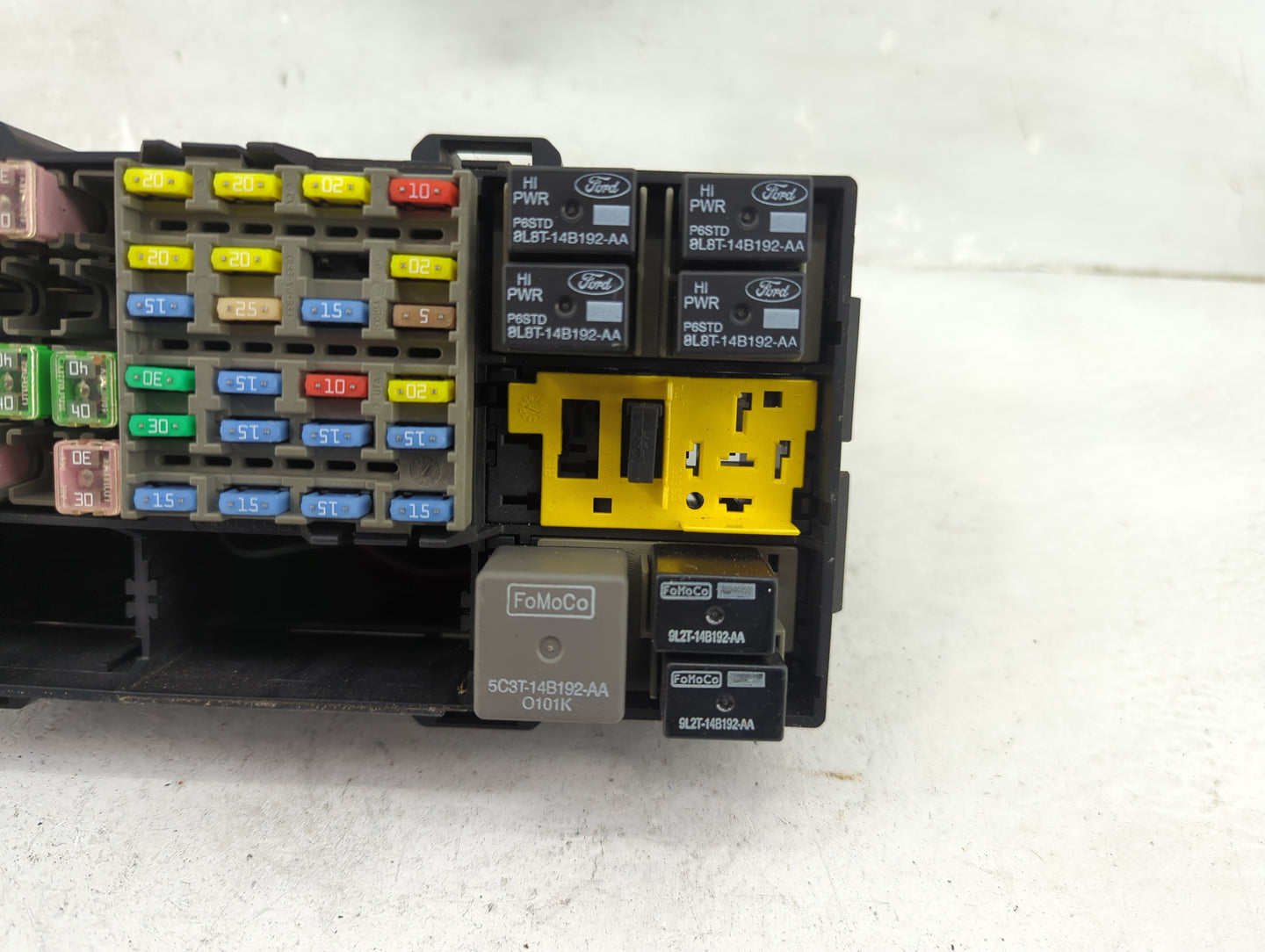 2002-2010 Ford Explorer Fusebox Fuse Box Panel Relay Module P/N:2L5T-14A075-AA 5C3T-14B192-AA Fits OEM Used Auto Parts - Oem