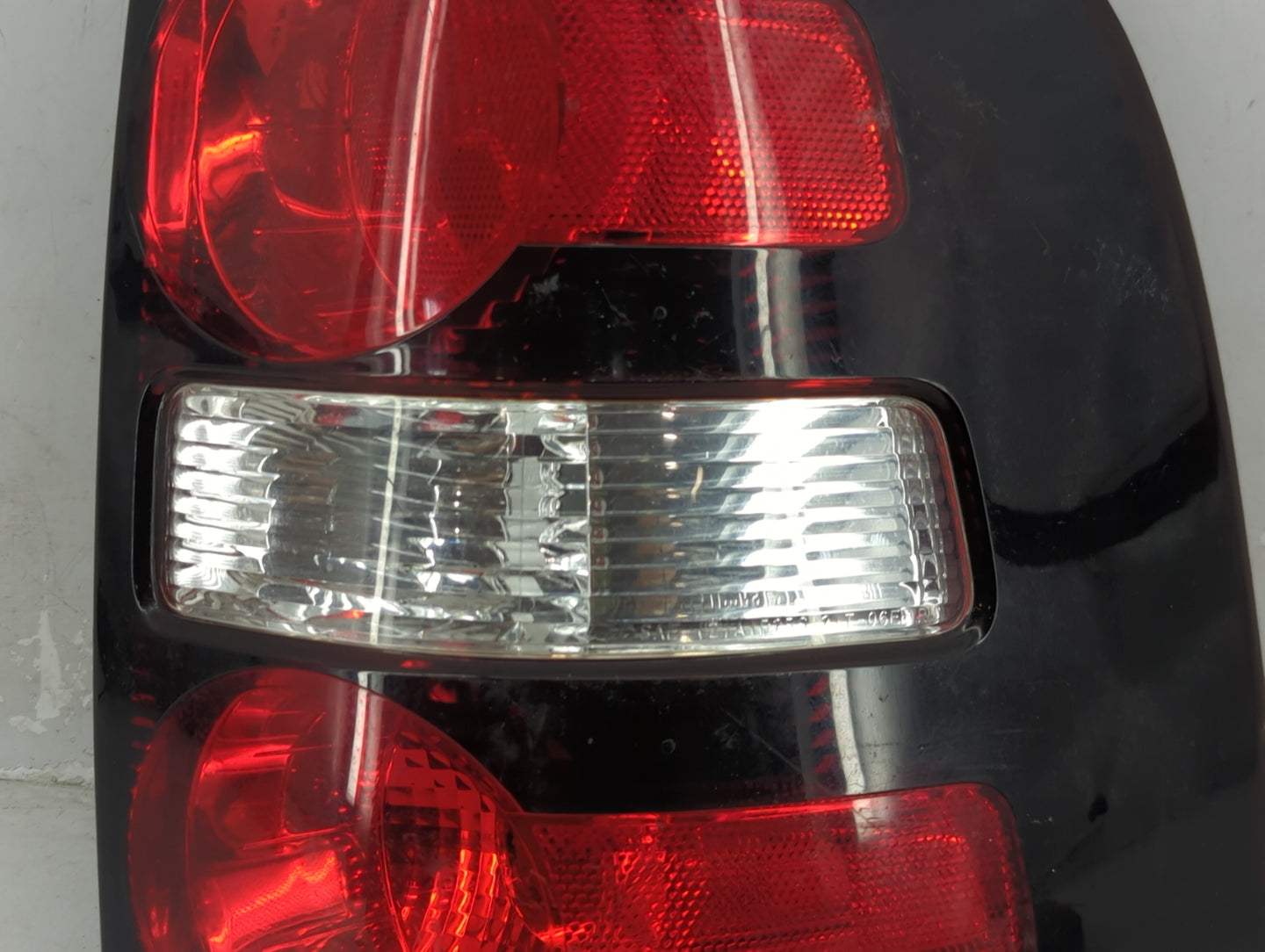2006-2010 Ford Explorer Tail Light Assembly Driver Left OEM P/N:6L24-13B504-C Fits Fits 2006 2007 2008 2009 2010 OEM Used Au