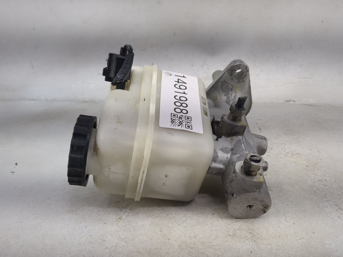 2006-2010 Ford Explorer Brake Master Cylinder 1491988 - Oemusedautoparts1.com