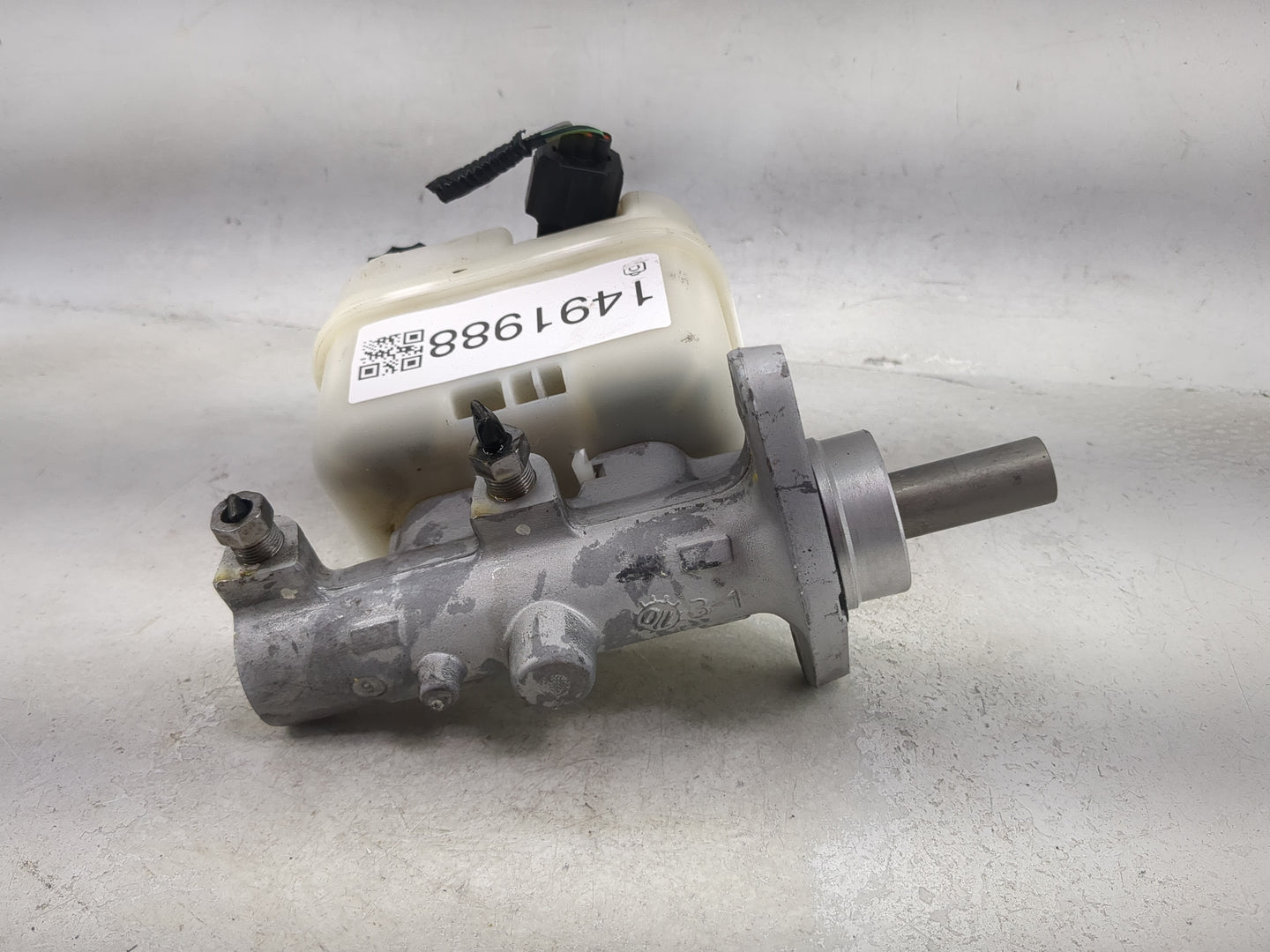 2006-2010 Ford Explorer Brake Master Cylinder 1491988 - Oemusedautoparts1.com