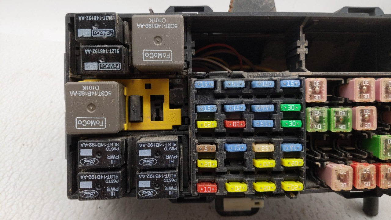 2002-2010 Ford Explorer Fusebox Fuse Box Panel Relay Module P/N:6L2T-14398-TH 4L2T14398HE Fits OEM Used Auto Parts - Oemused