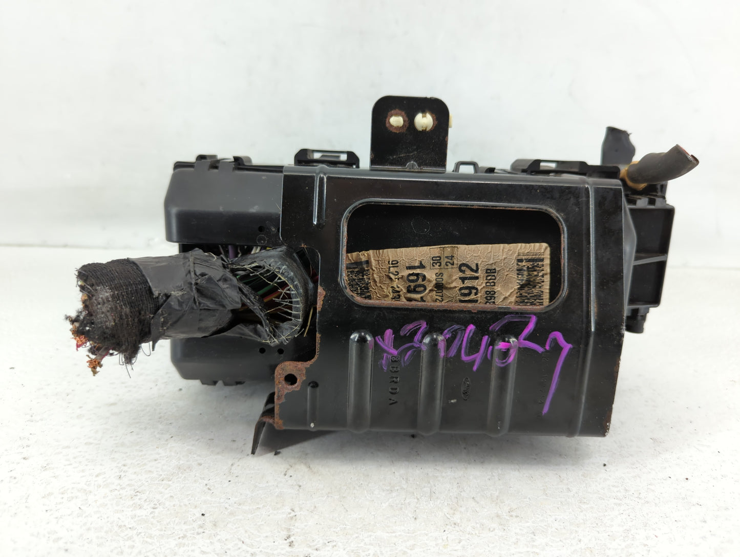 2002-2010 Ford Explorer Fusebox Fuse Box Panel Relay Module P/N:4398 BDB 1691912 Fits OEM Used Auto Parts - Oemusedautoparts