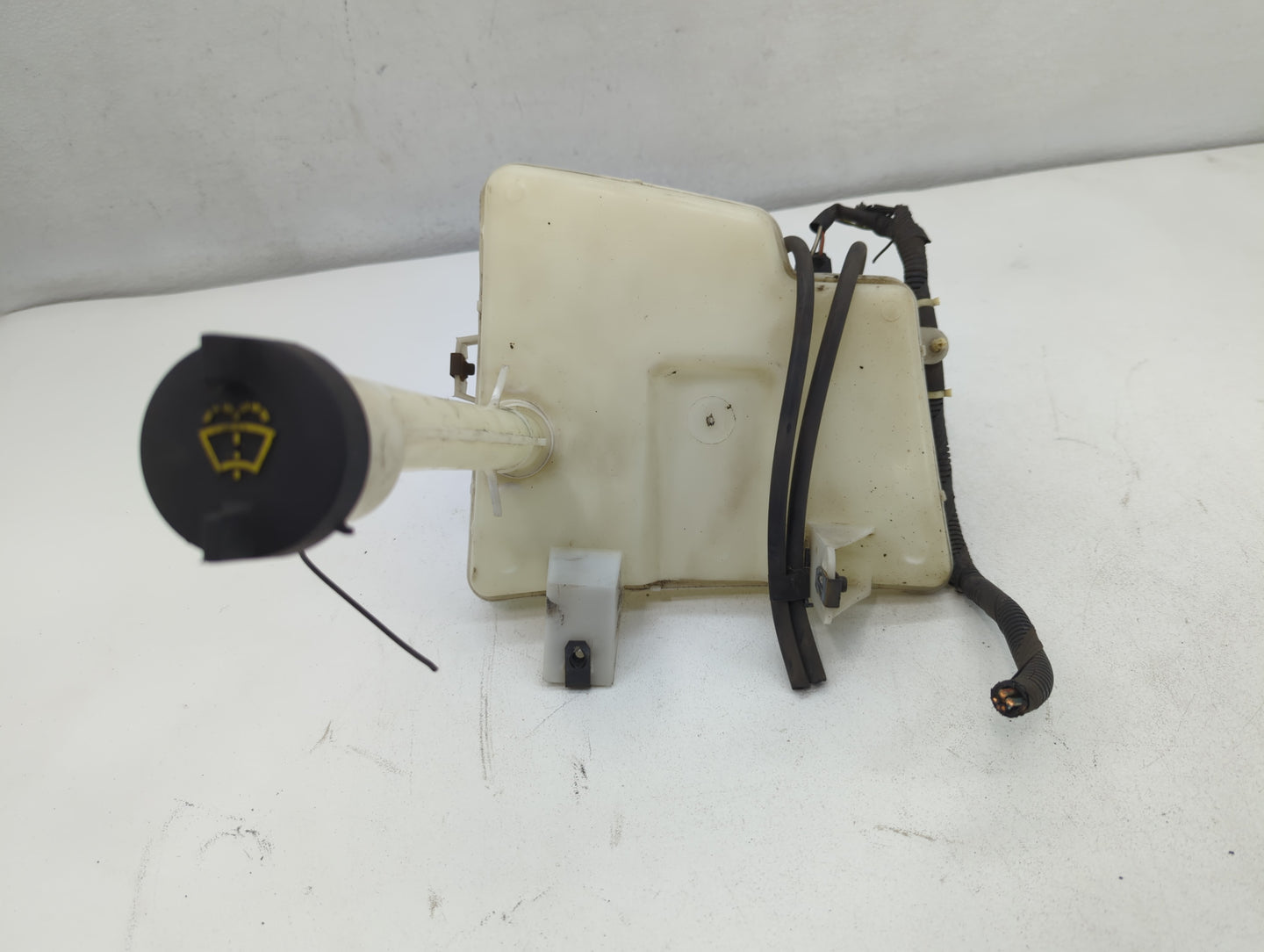 2002-2010 Ford Explorer Windshield Washer Fluid Reservoir Bottle Oem - Oemusedautoparts1.com