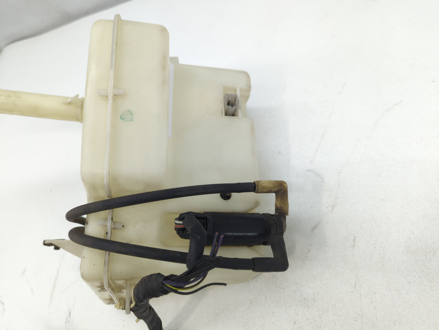 2002-2010 Ford Explorer Windshield Washer Fluid Reservoir Bottle Oem - Oemusedautoparts1.com