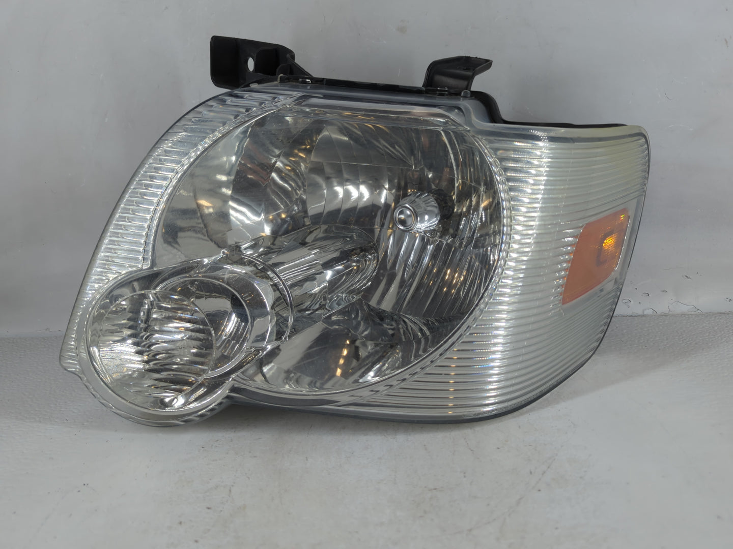 2010 Ford Explorer Driver Left Oem Head Light Headlight Lamp - Oemusedautoparts1.com