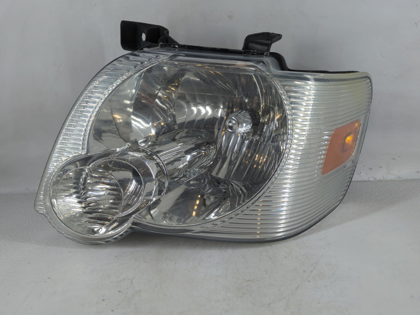 2010 Ford Explorer Driver Left Oem Head Light Headlight Lamp - Oemusedautoparts1.com