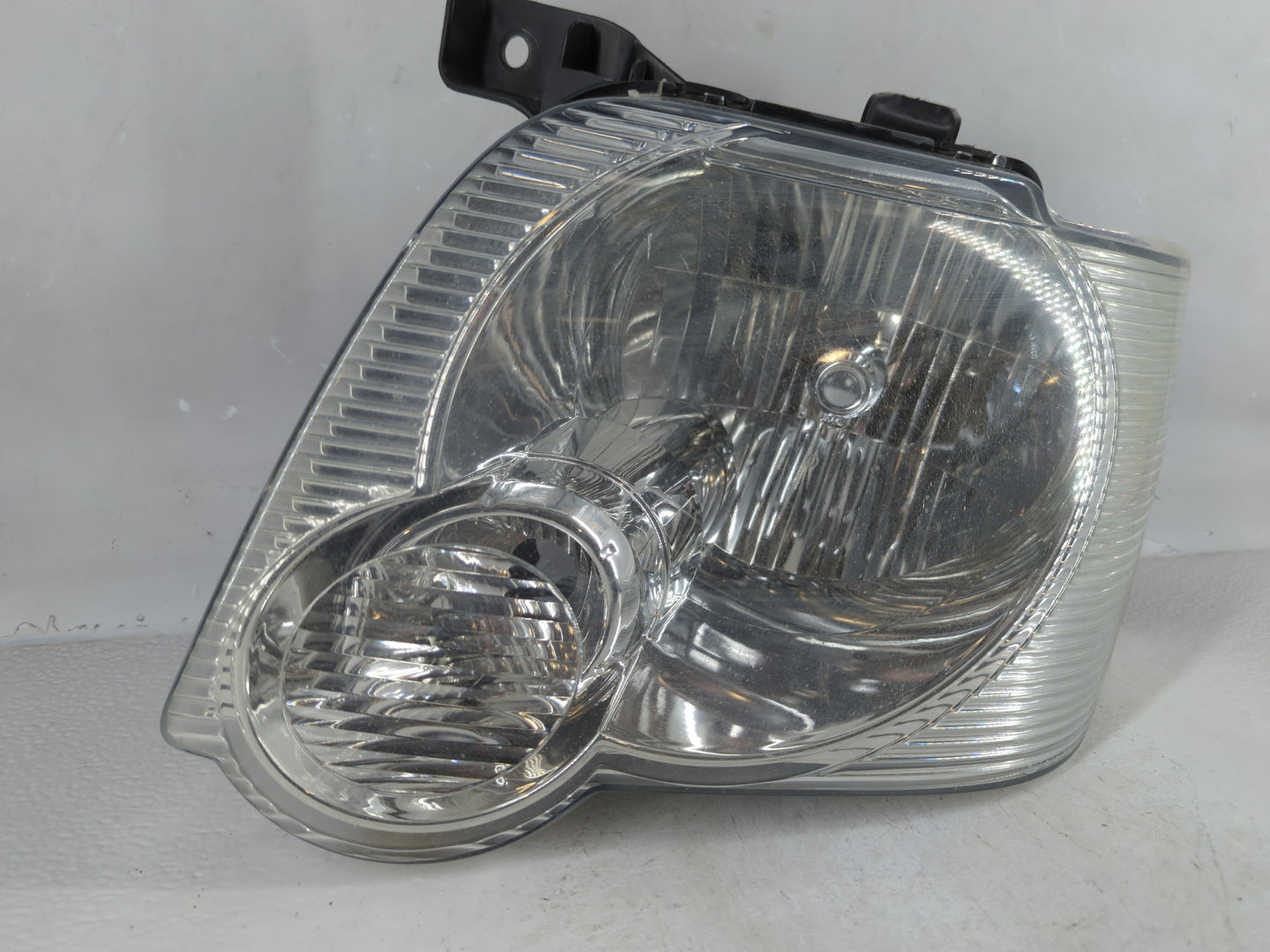 2010 Ford Explorer Driver Left Oem Head Light Headlight Lamp - Oemusedautoparts1.com
